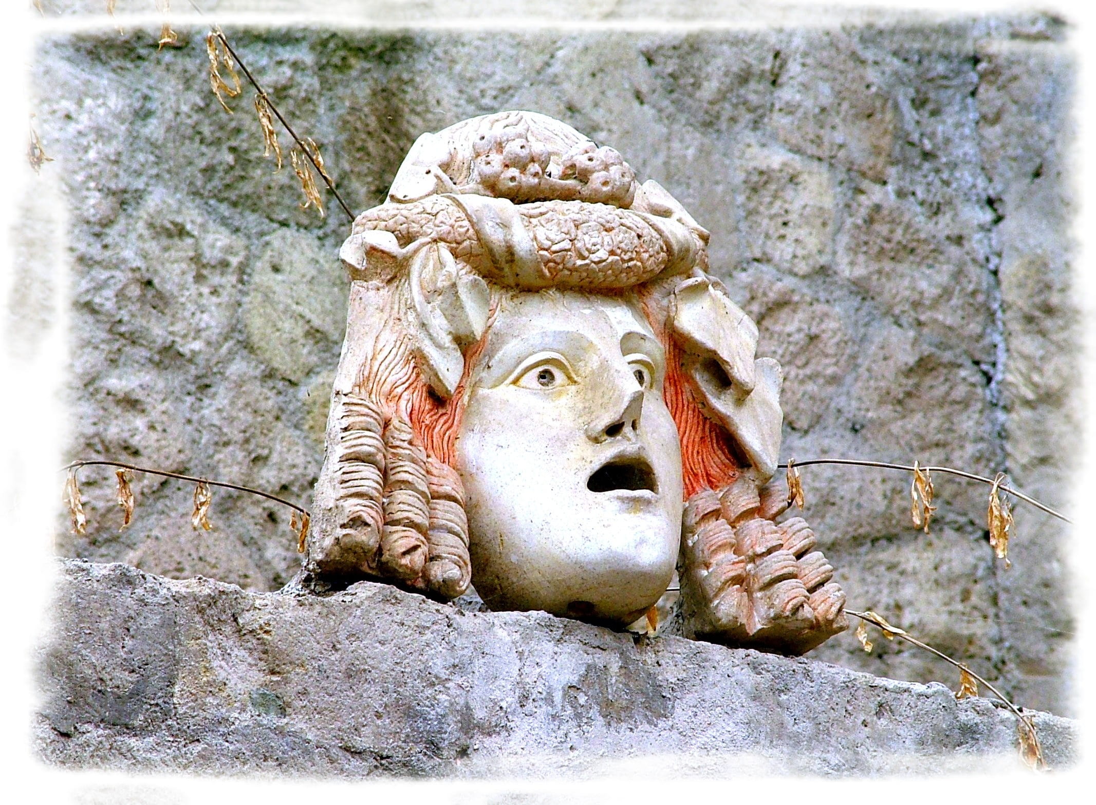 Volcano, fase, day, close-up, head, no people, outdoors, animal themes, creativity, 1080P, Statue, craft, solid, wall - building feature, representation, HD Wallpaper