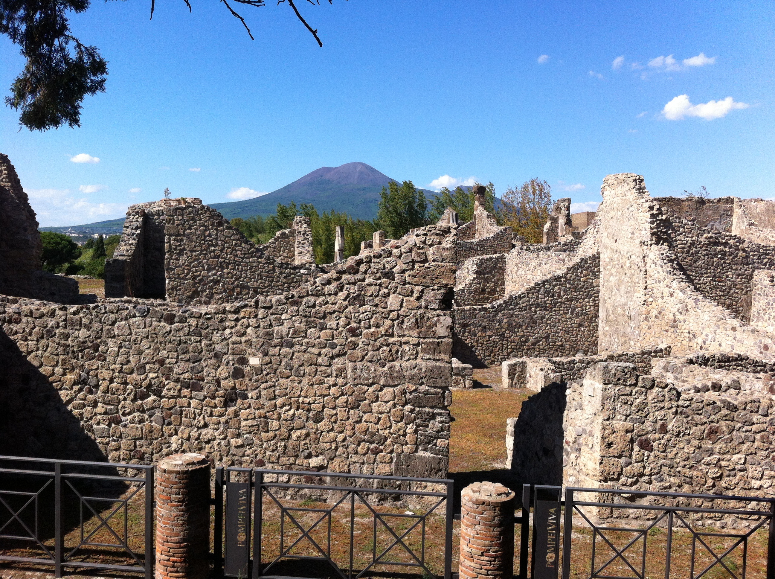 monument, ruined, roman, destroyed, italian, sightseeing, buried, concrete, building exterior, unesco, disaster, building, catastrophe, landmark, stone wall, HD Wallpaper