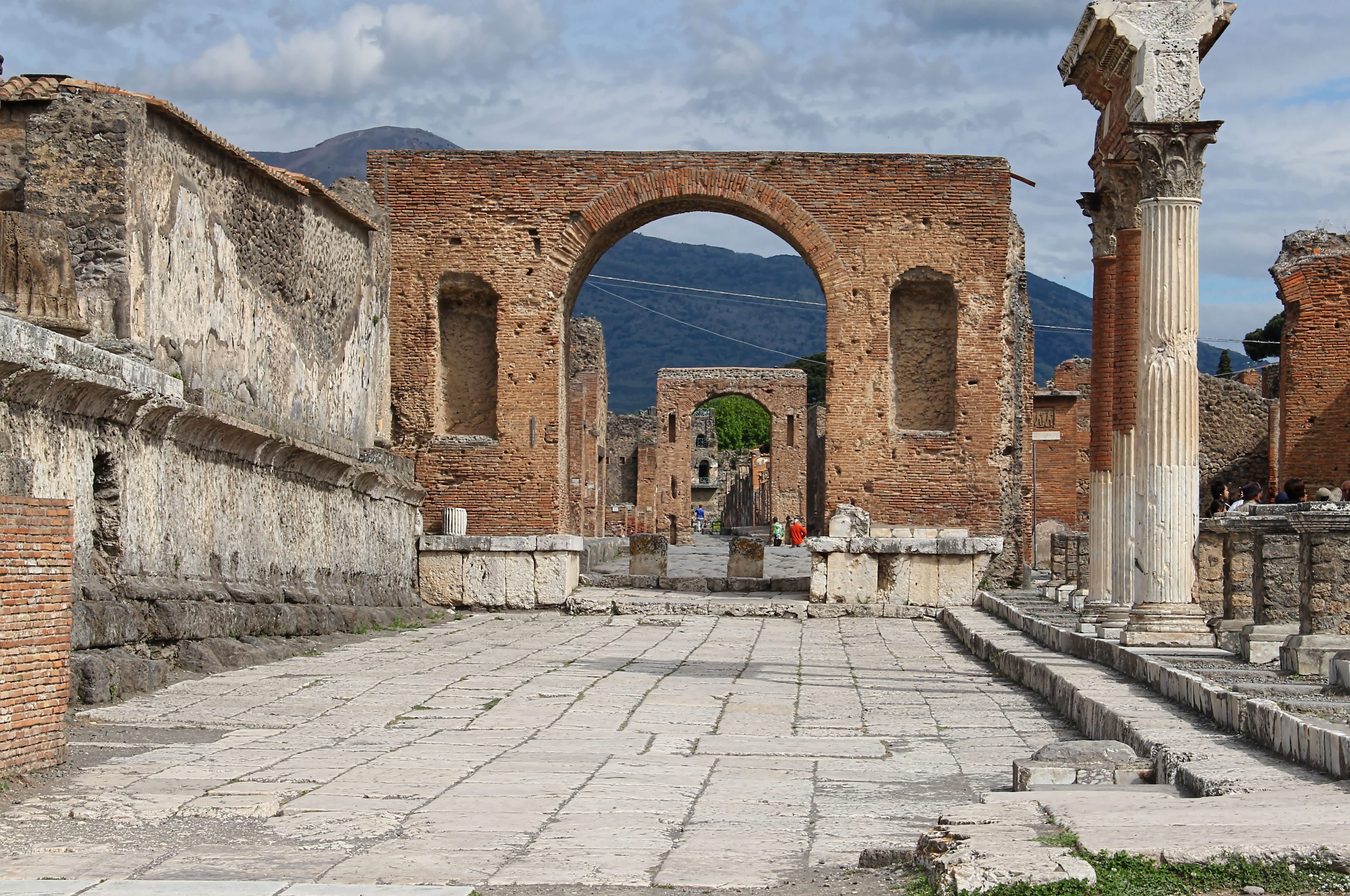 outdoors, abandoned, arch, the past, old, travel destinations, ancient civilization, damaged, italy, architectural column, building exterior, architecture, HD Wallpaper