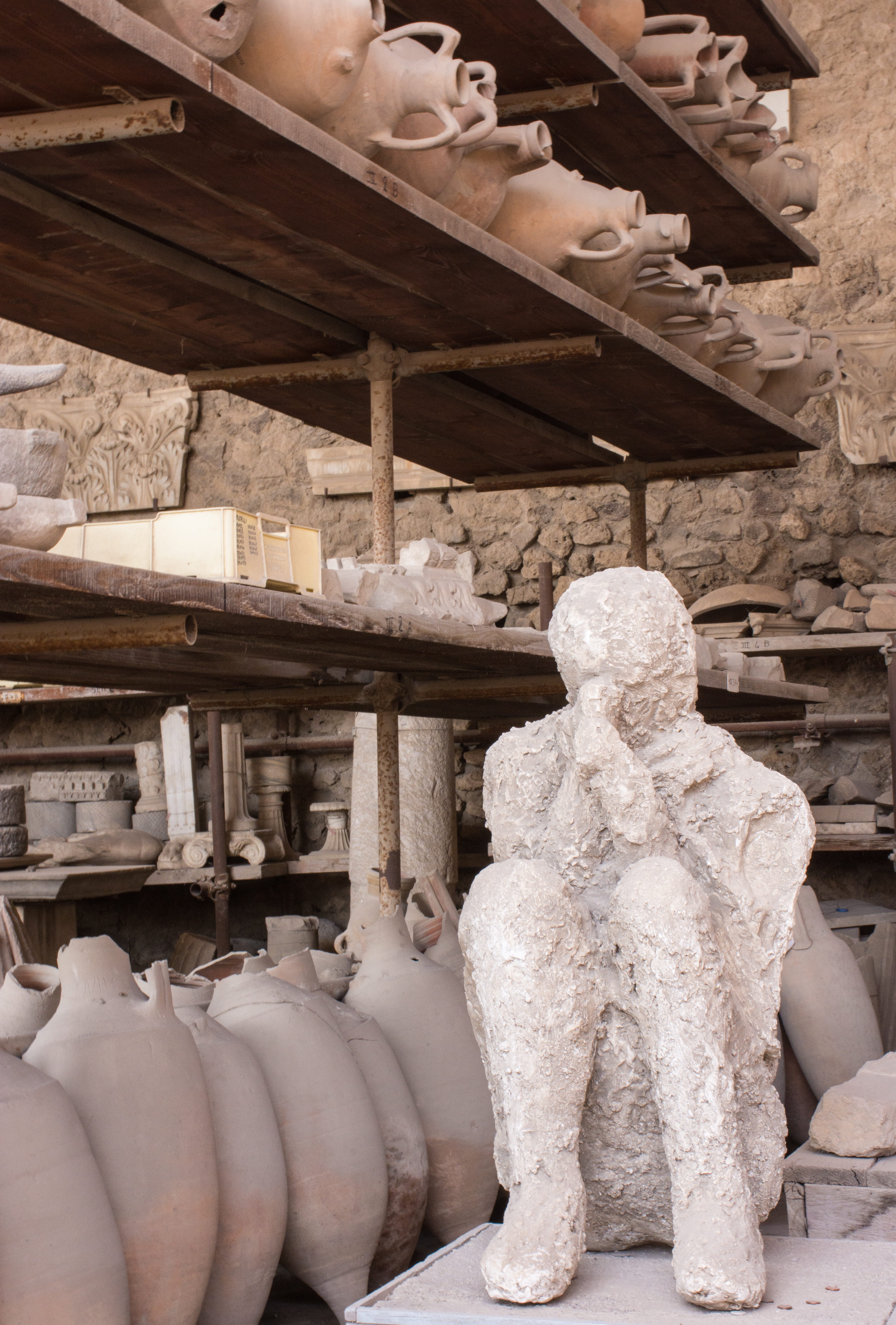 shelf, creativity, Pompei, body, large group of objects, male likeness, excavation, human, statue, day, carving - craft product, dead, Plaster Casts, die, Phone HD Wallpaper