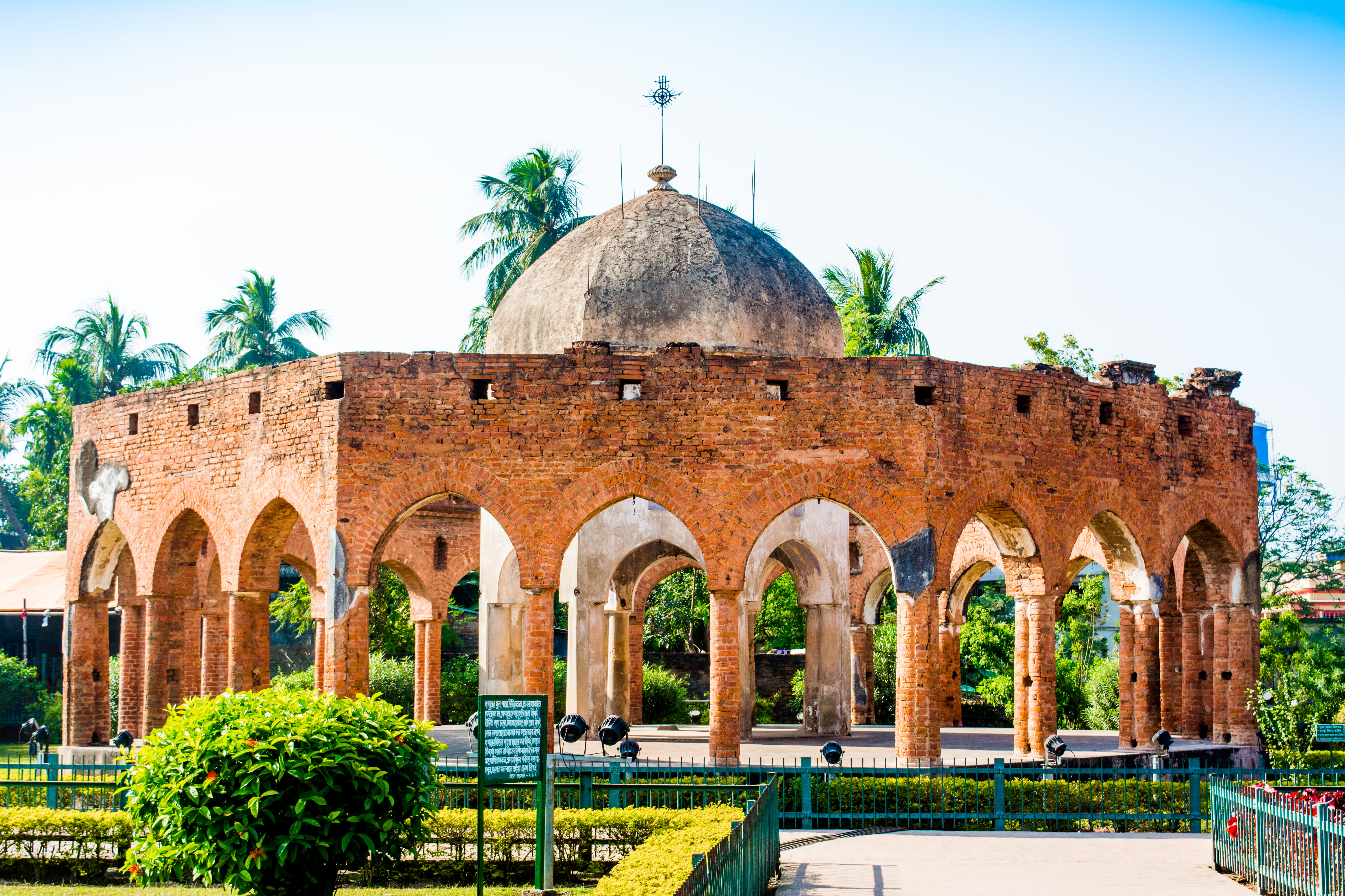 outdoors, nature, clear sky, architecture, 5K, landmark, tourism, concrete, temple, arched, bardahaman, arch, built structure, architectural column, travel destinations, HD Wallpaper