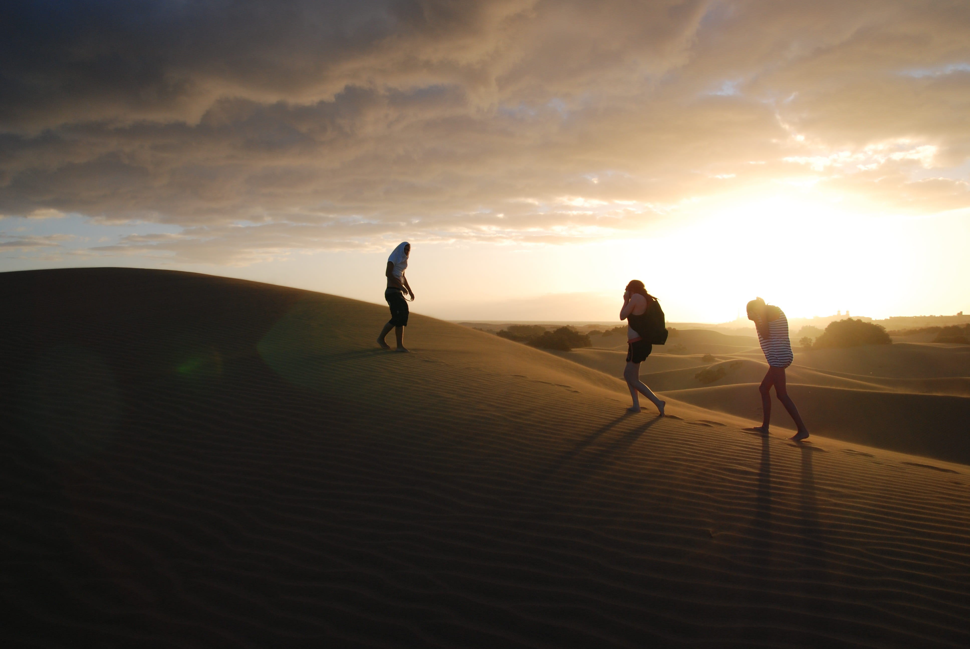 beach, lens flare, sport, lifestyles, scenics - nature, sandstorm, men, beauty in nature, desert, water, leisure activity, outdoors, land, real people, HD Wallpaper