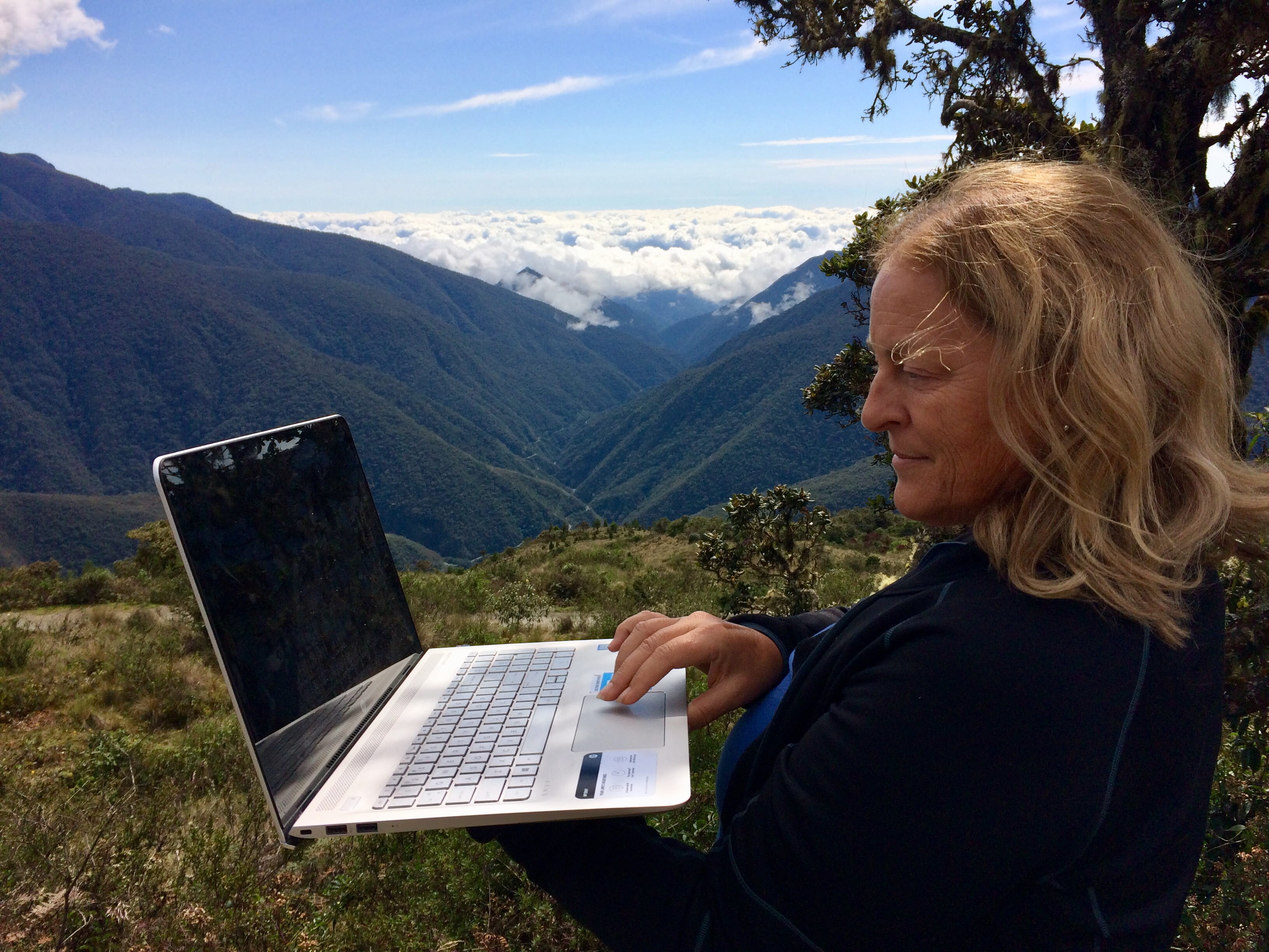 cloud computing, mountain range, amazon cloud forest, mature adult, computer, technology, beauty in nature, uploading to the cloud, side view, wireless technology, HD Wallpaper