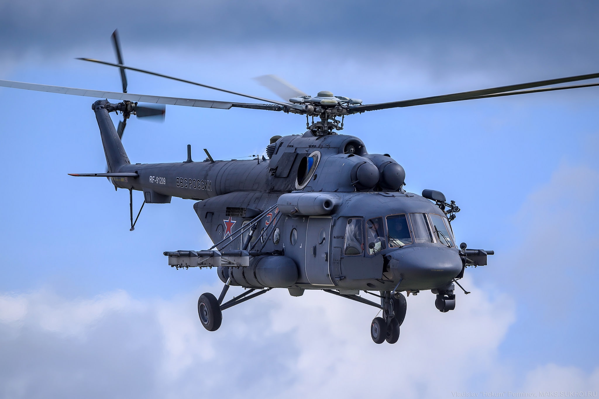 aerospace industry, motion, on the move, Mil Mi-17, nature, flying, government, no people, 1080P, helicopter, sky, low angle view, mid-air, cloud - sky, HD Wallpaper
