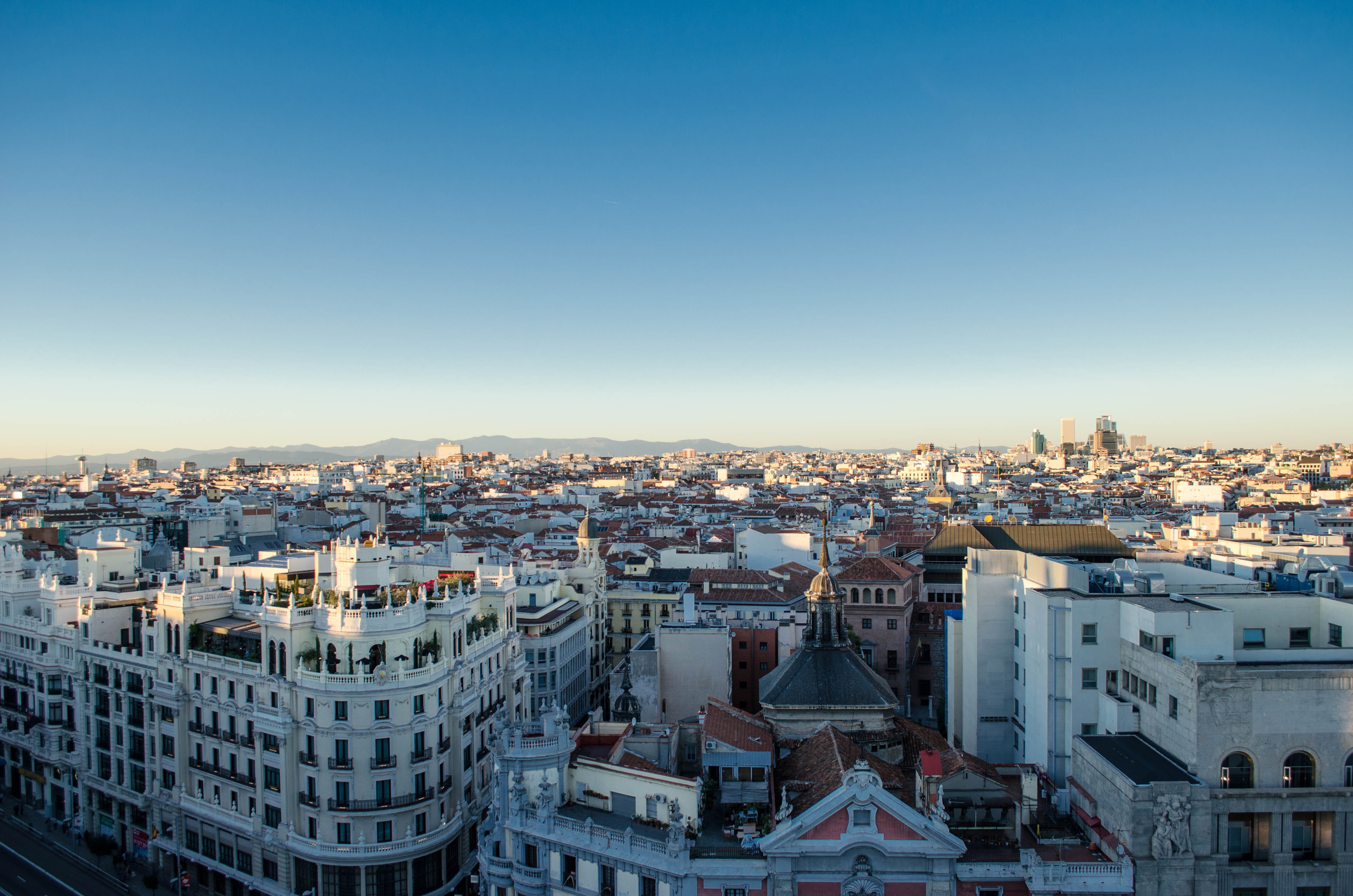 crowd, círculo de bellas artes, building exterior, 4K, travel destinations, blue, madrid, nature, crowded, building, europe, townscape, built structure, HD Wallpaper
