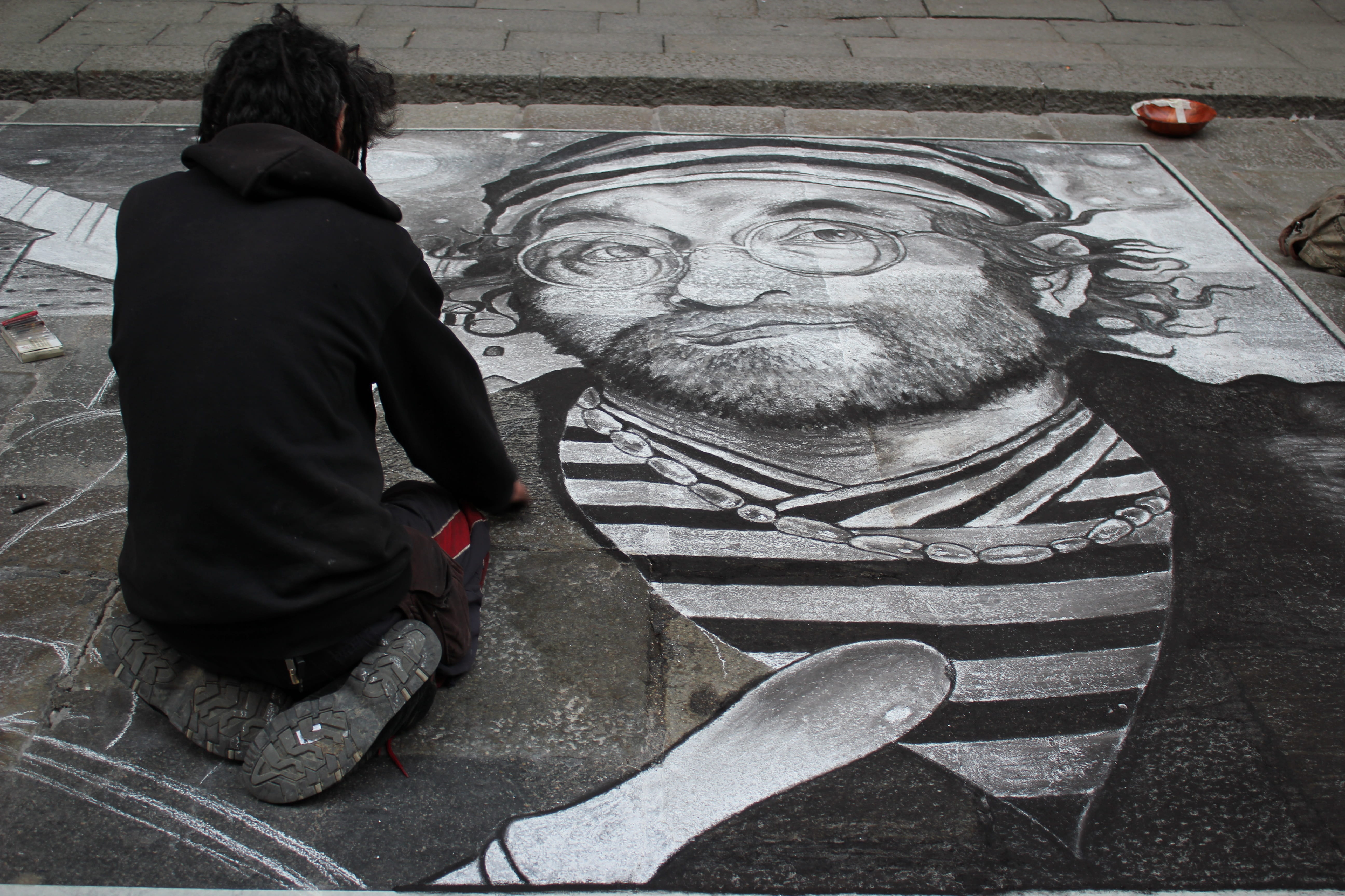 street art, diesgno, draw, lifestyles, memory, road, real people, art, full length, affection, males, 4th march, chalk, outdoors, dallia lucio, floor, street, HD Wallpaper