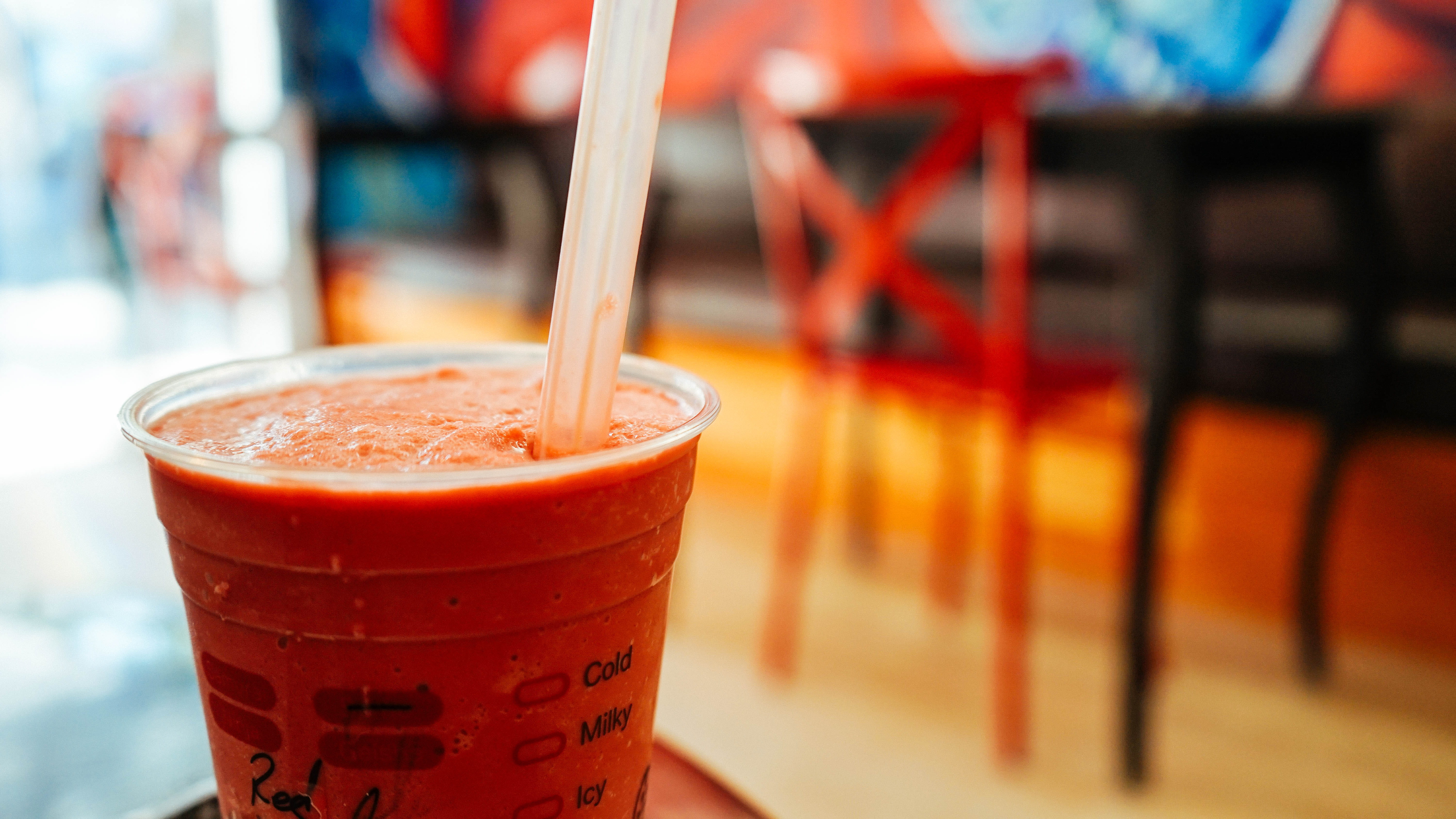 straw, dof, refreshment, temptation, healthy eating, focus on foreground, coffee shop, cassava roots, 5K, drinking straw, drinking glass, shallow, cold temperature, HD Wallpaper