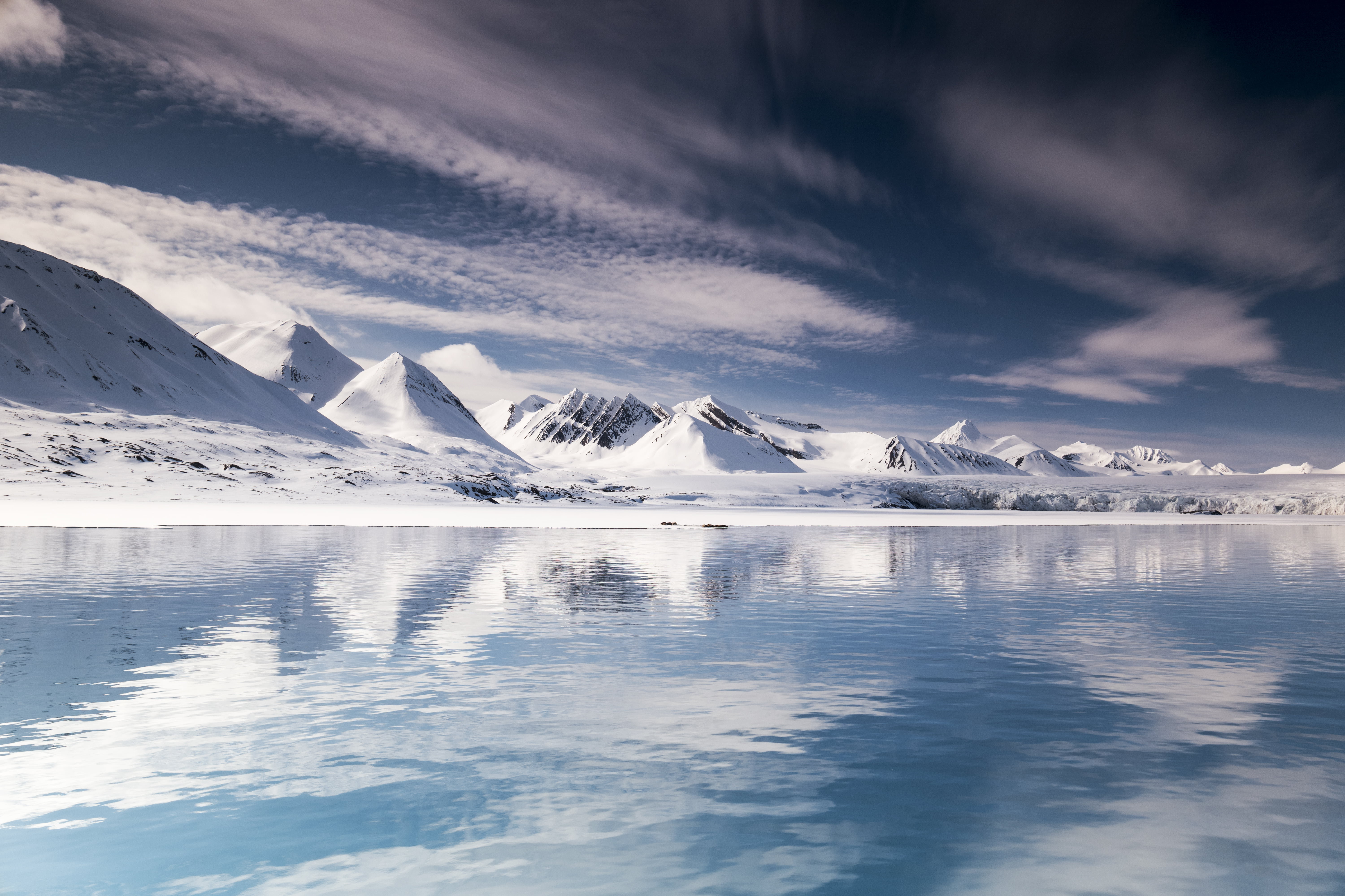 snow, 5K, water, iceberg, environment, reflection, beauty in nature, snowcapped mountain, winter, mountains, mountain, melting, no people, lagoon, floating on water, HD Wallpaper