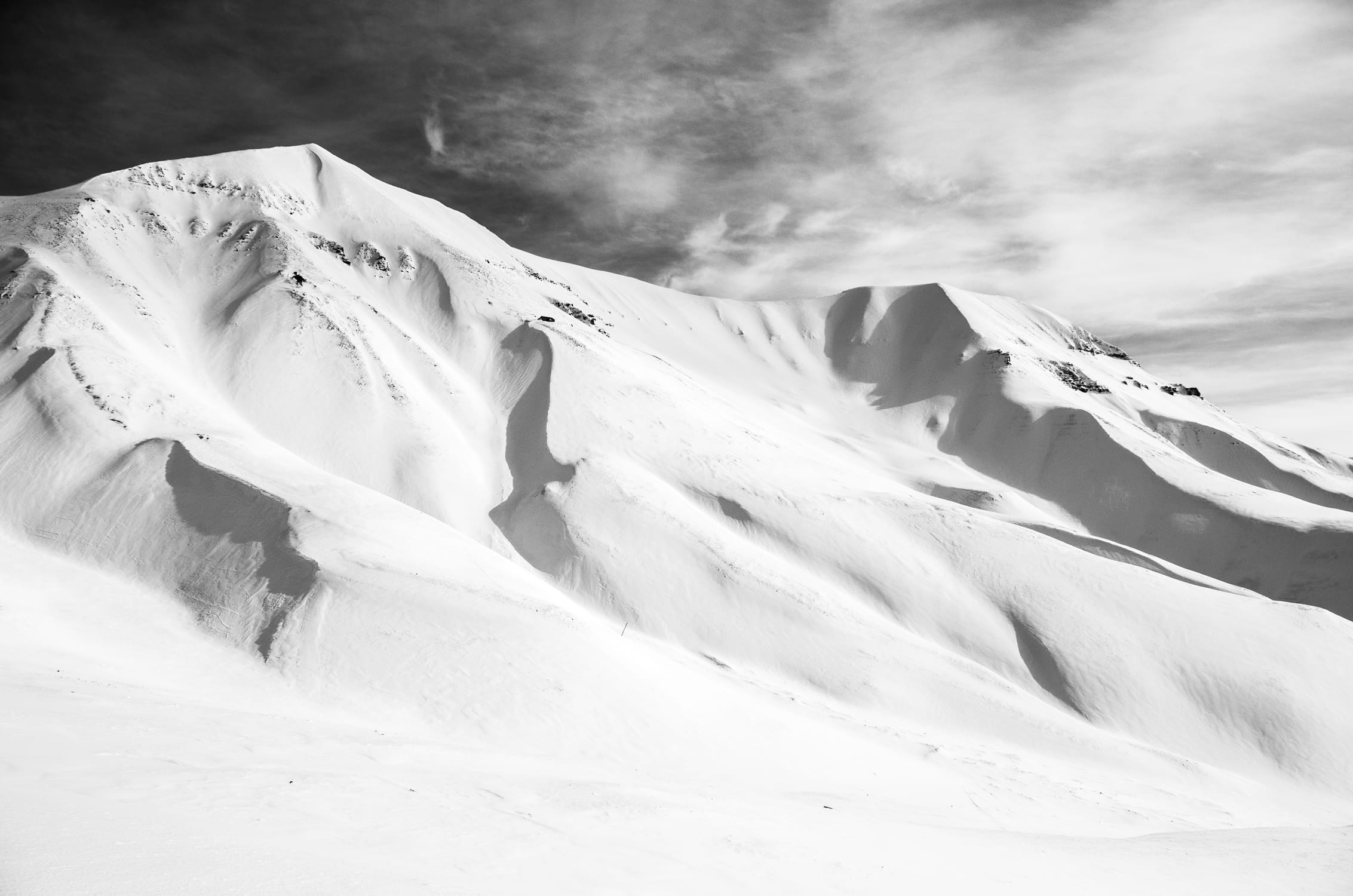 cloud - sky, outdoors, mountains, sport, nature, day, snow, black and white, covering, svalbard and jan mayen, cold temperature, spitsbergen, svalbard, HD Wallpaper