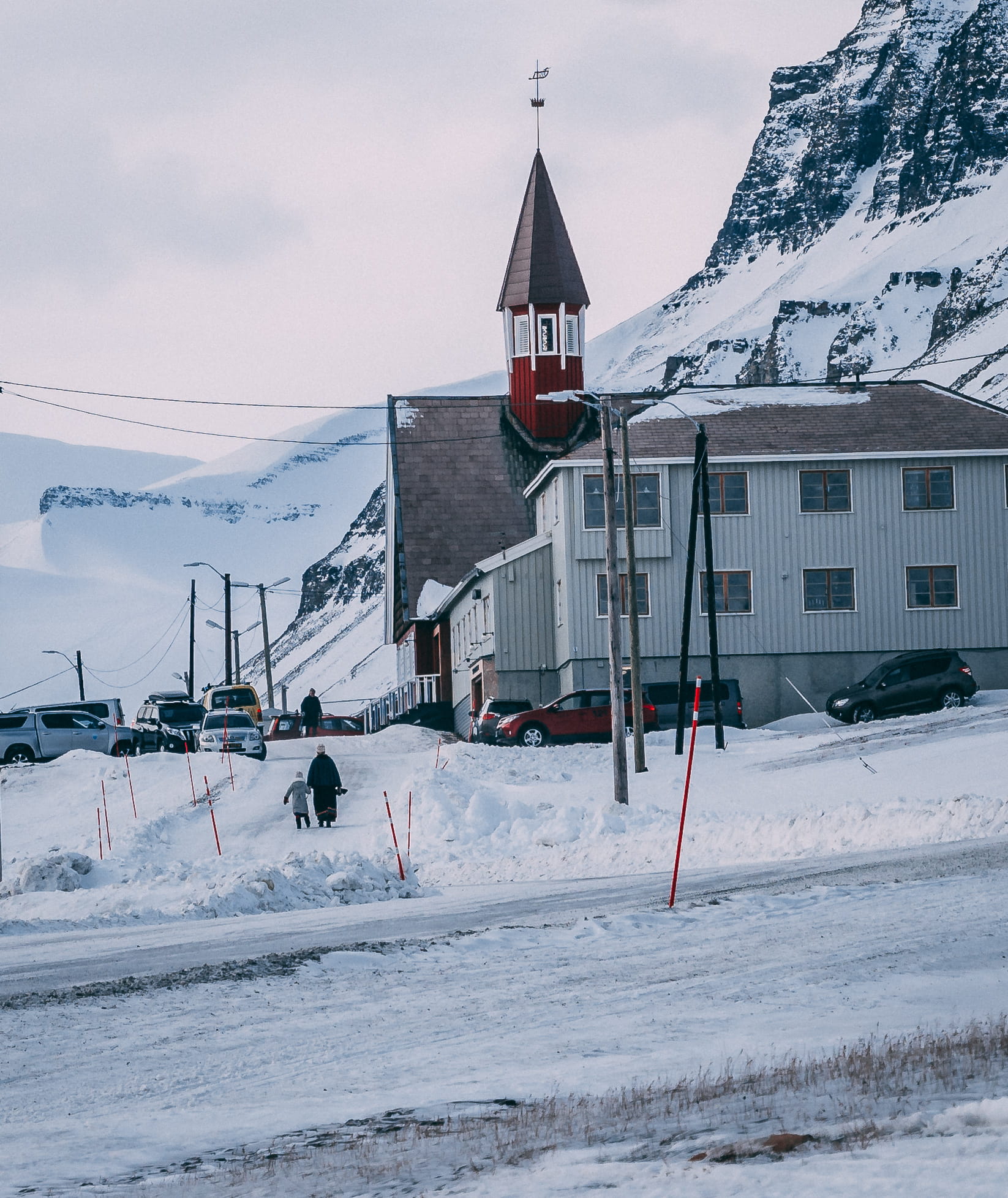 winter, red, mountains, church, snow, covering, outdoors, day, architecture, nature, moody, 1080P, building, longyearbyen, sunday, environment, arctic, Phone HD Wallpaper
