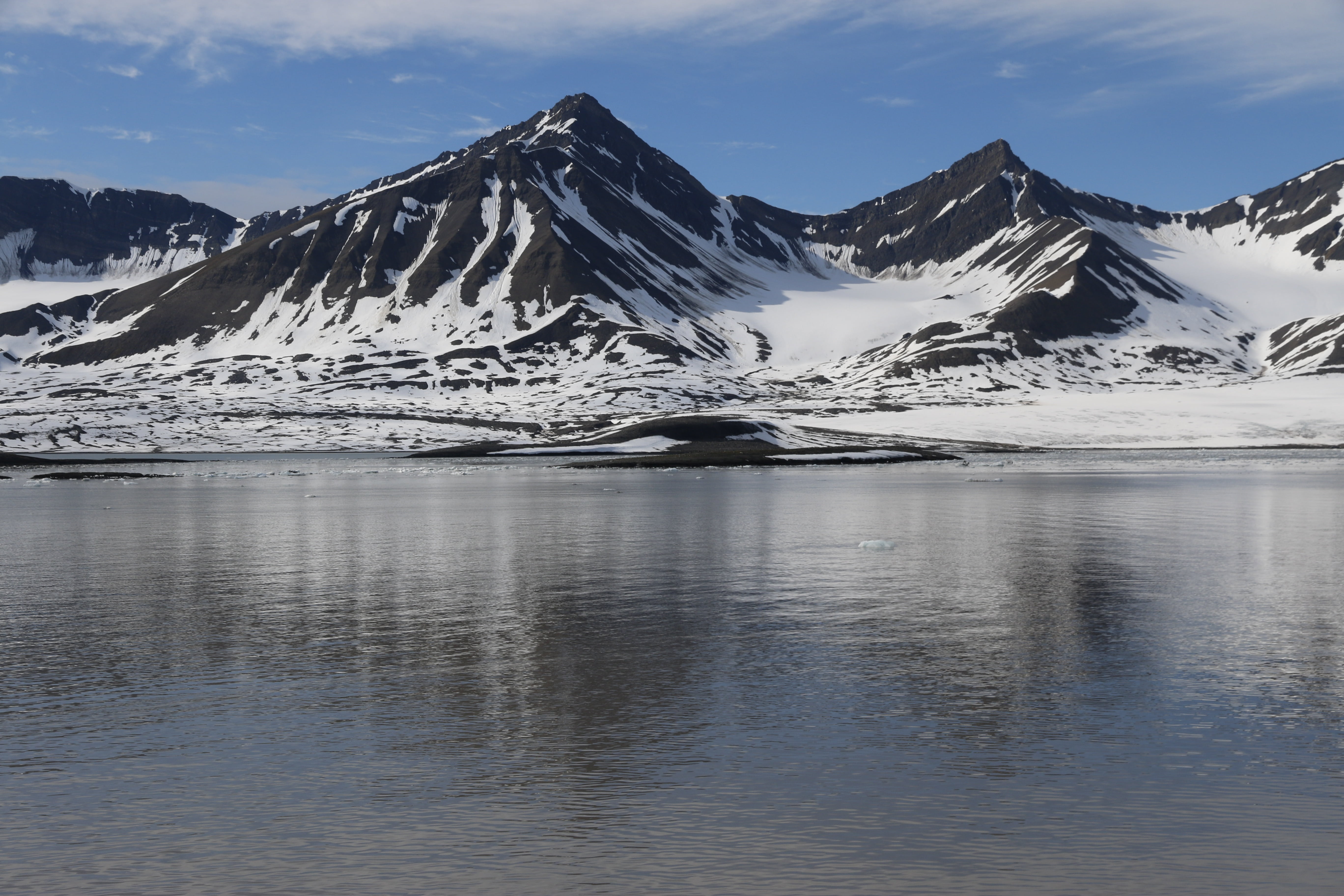 mountain peak, tranquility, environment, no people, arctic, ice, cold temperature, lake, snow, melting, scenics, svalbard, sky, winter, scenics - nature, HD Wallpaper