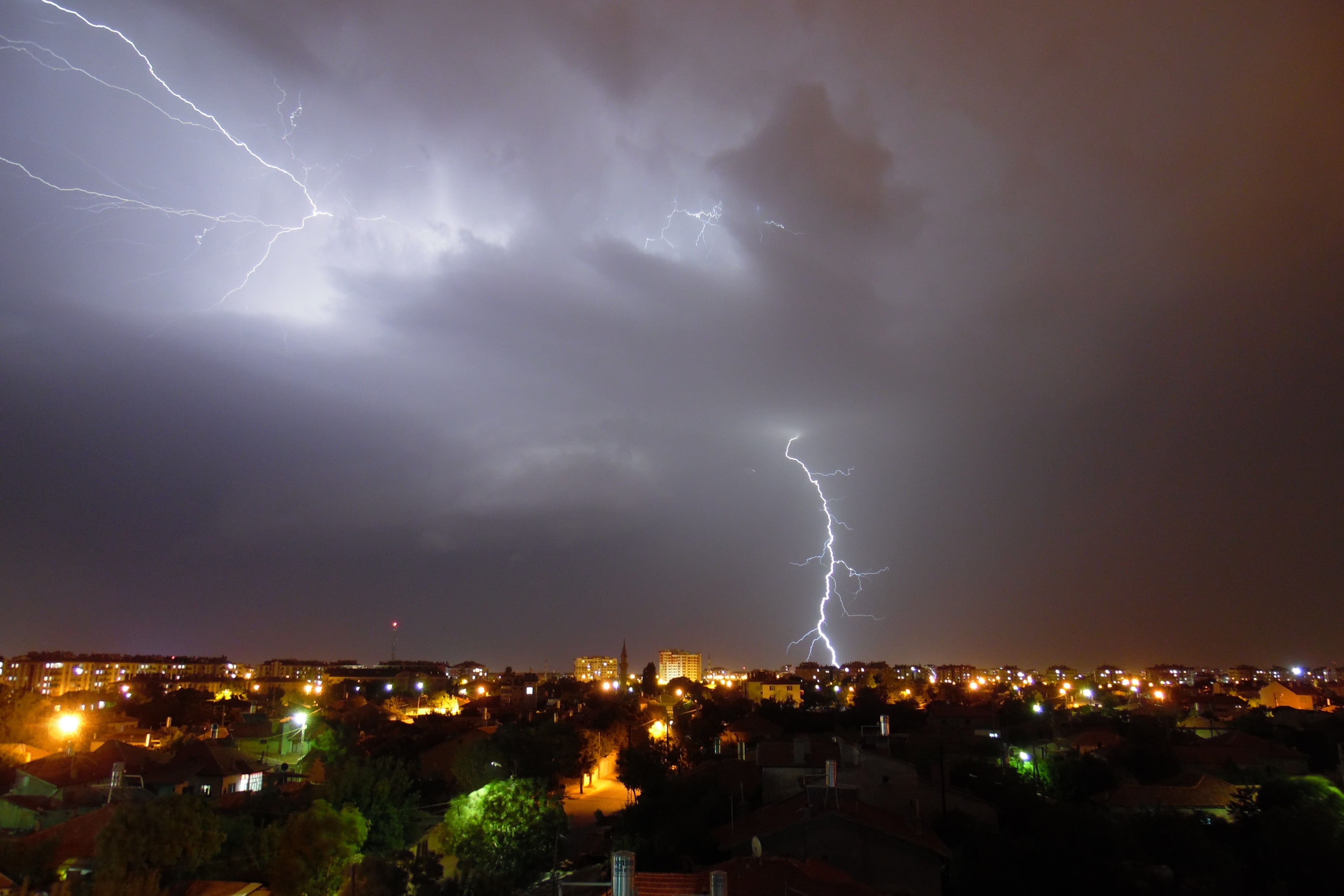 built structure, communication, lights, ominous, building exterior, 4K, rain, forked lightning, storm, power, electricity, cloud - sky, architecture, sky, HD Wallpaper