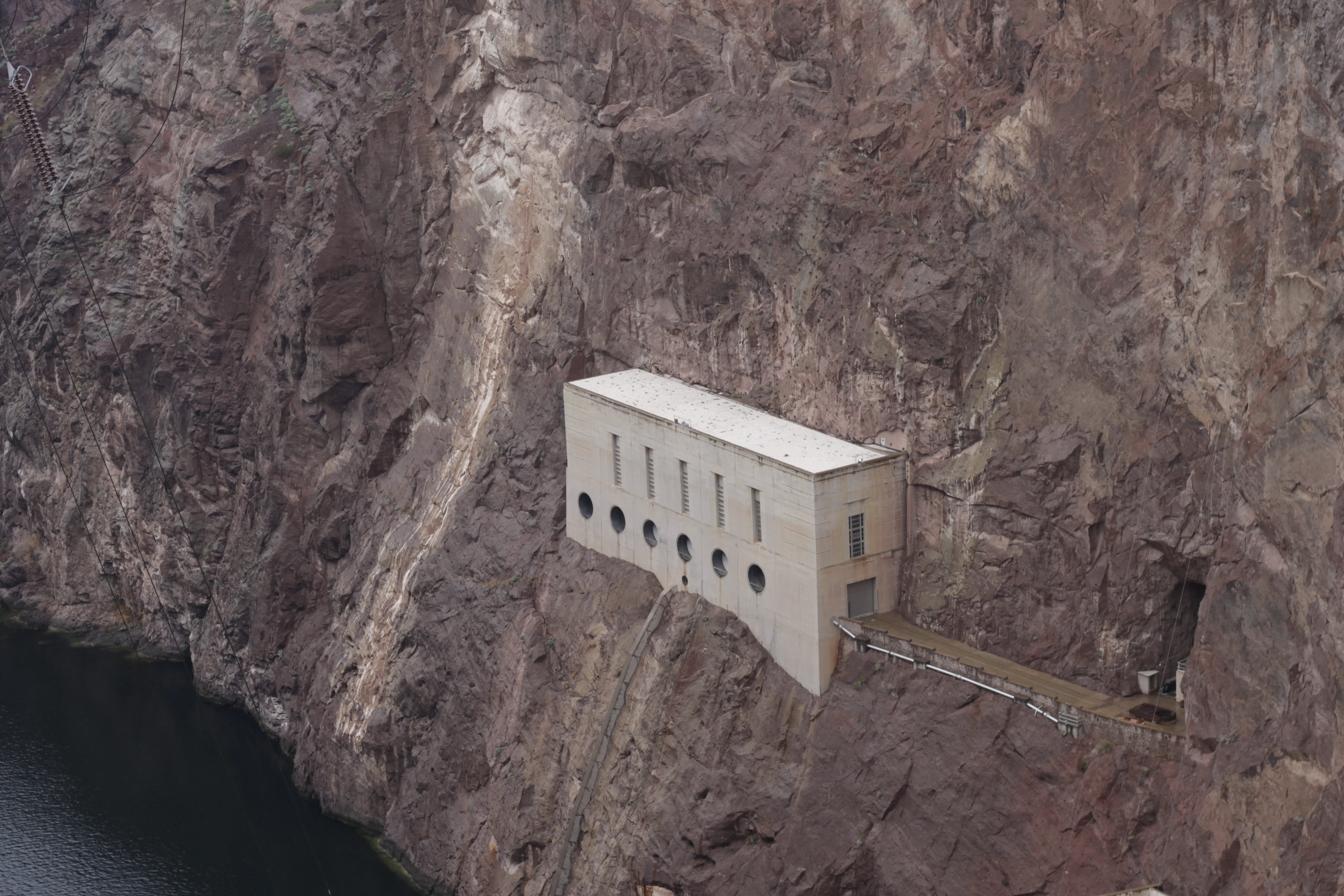 electricity, architecture, famous, rocky mountains, travel destinations, outdoors, rock formation, america, lake, landscape, mountain, no people, river, HD Wallpaper