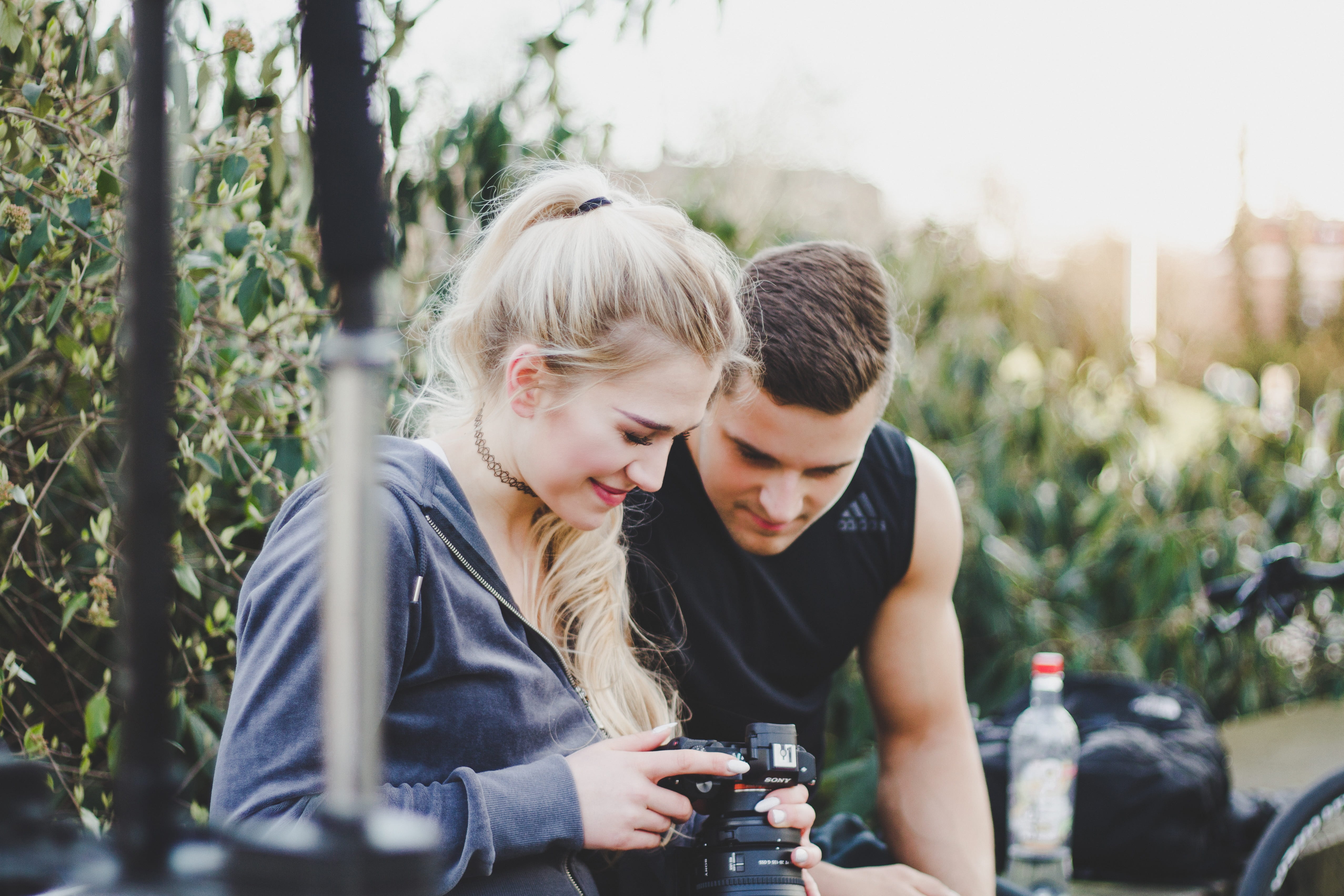 hairstyle, people, outdoors, leisure activity, young women, students, bonding, film, day, 4K, casual clothing, nikon, women, nature, couple, young, two people, HD Wallpaper