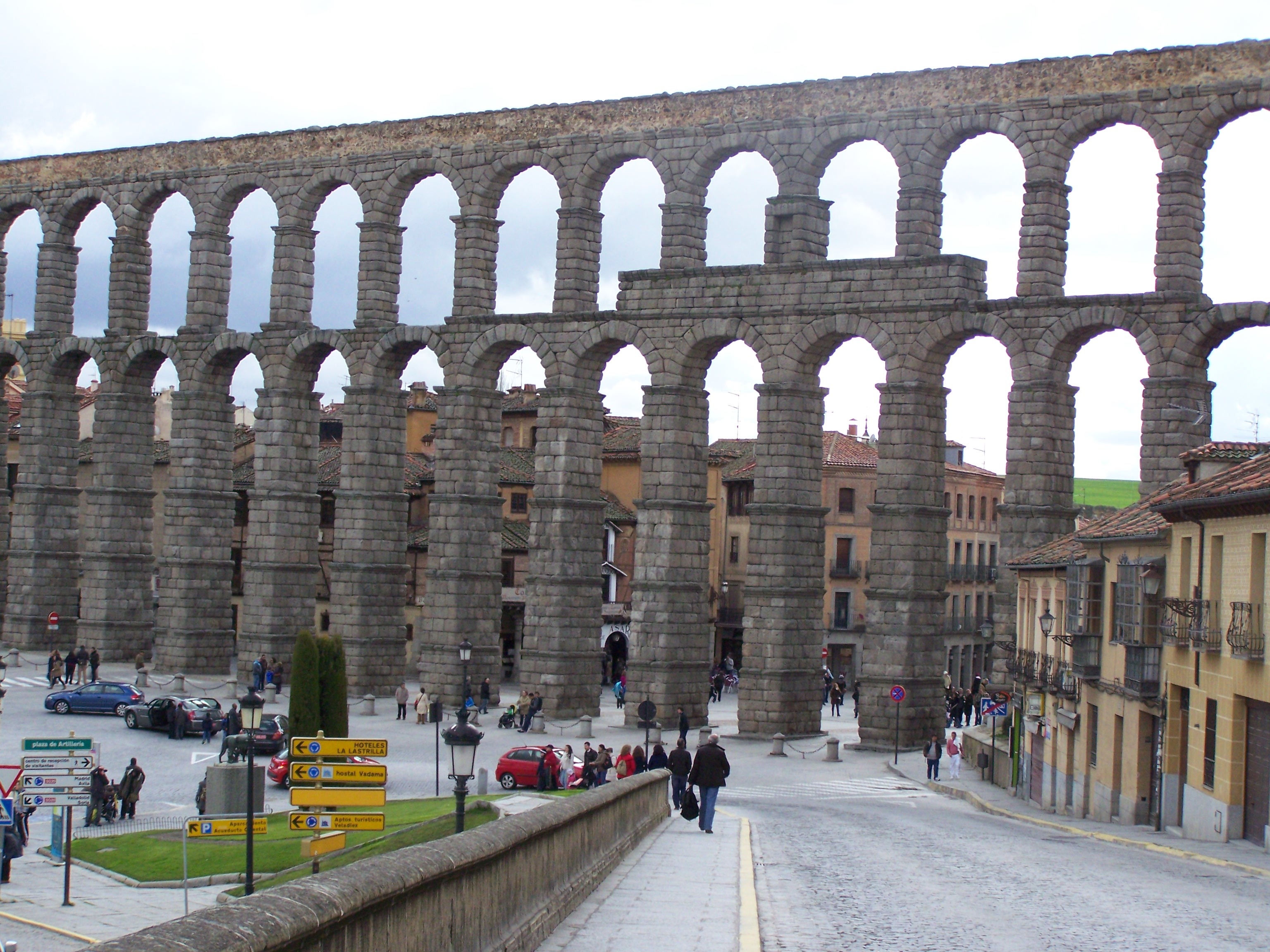 the past, aqueduct, history, travel destinations, architecture, azoguejo, segovia, europe, outdoors, ancient civilization, transportation, roman, real people, HD Wallpaper