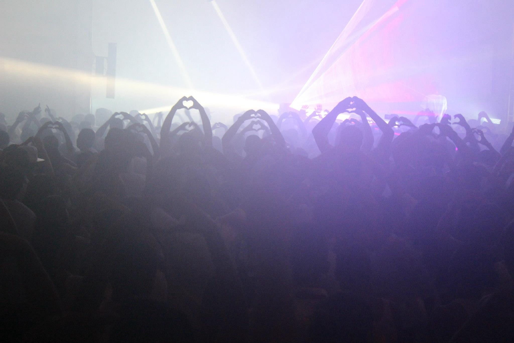 night, 1080P, inside, stage light, concert, arts culture and entertainment, illuminated, love, human arm, fun, party - social event, nightlife, lifestyles, HD Wallpaper
