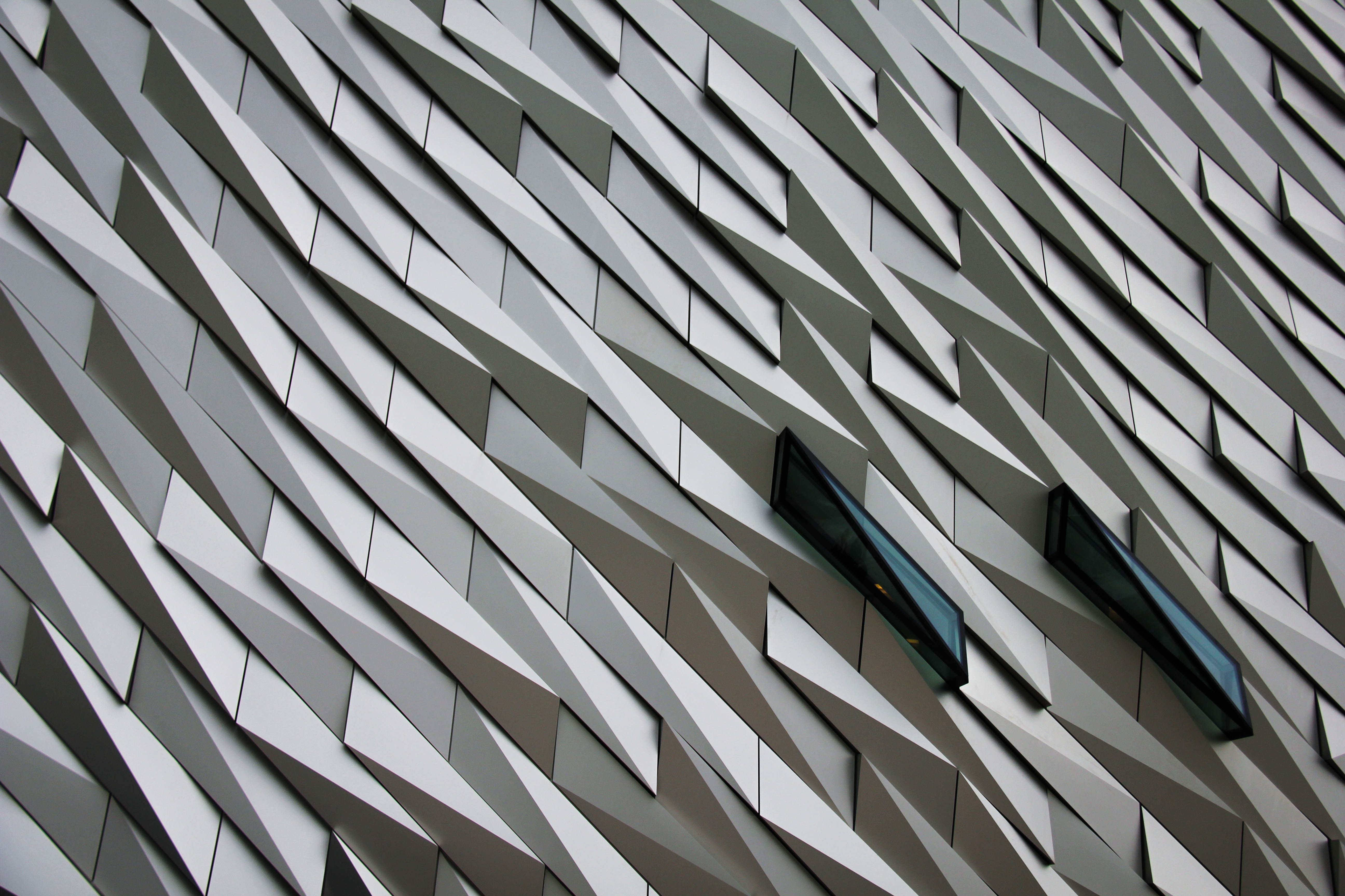 weave, black, gray, no people, wafe, pattern, metal, shape, backgrounds, shapes, undulating, glass - material, skyscraper, garden, facade, building feature, HD Wallpaper
