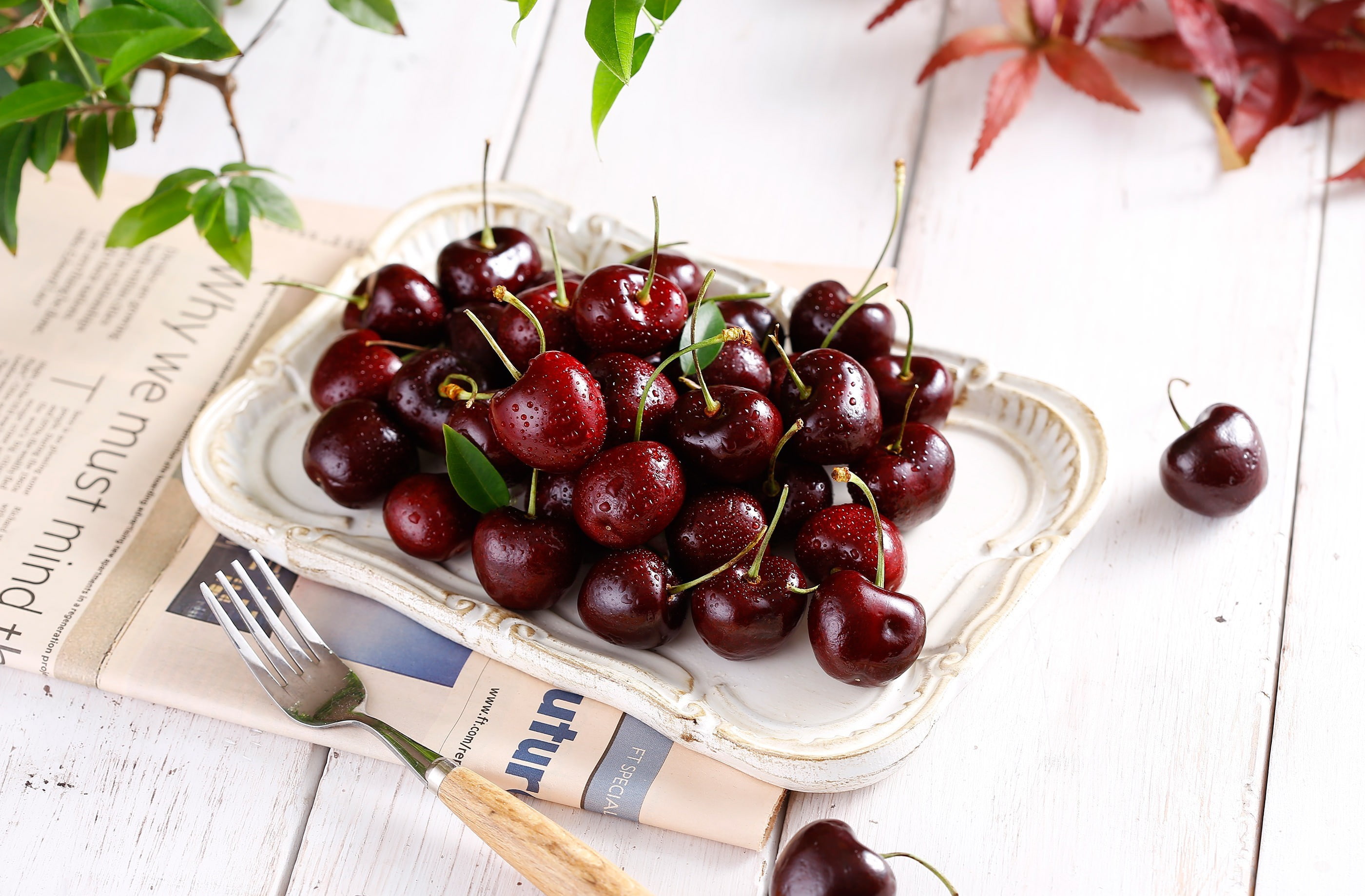 still life, grape, food, water drops, healthy eating, no people, 2K, wellbeing, food and drink, temptation, berry fruit, paper, fruit, cherry, cherries, HD Wallpaper