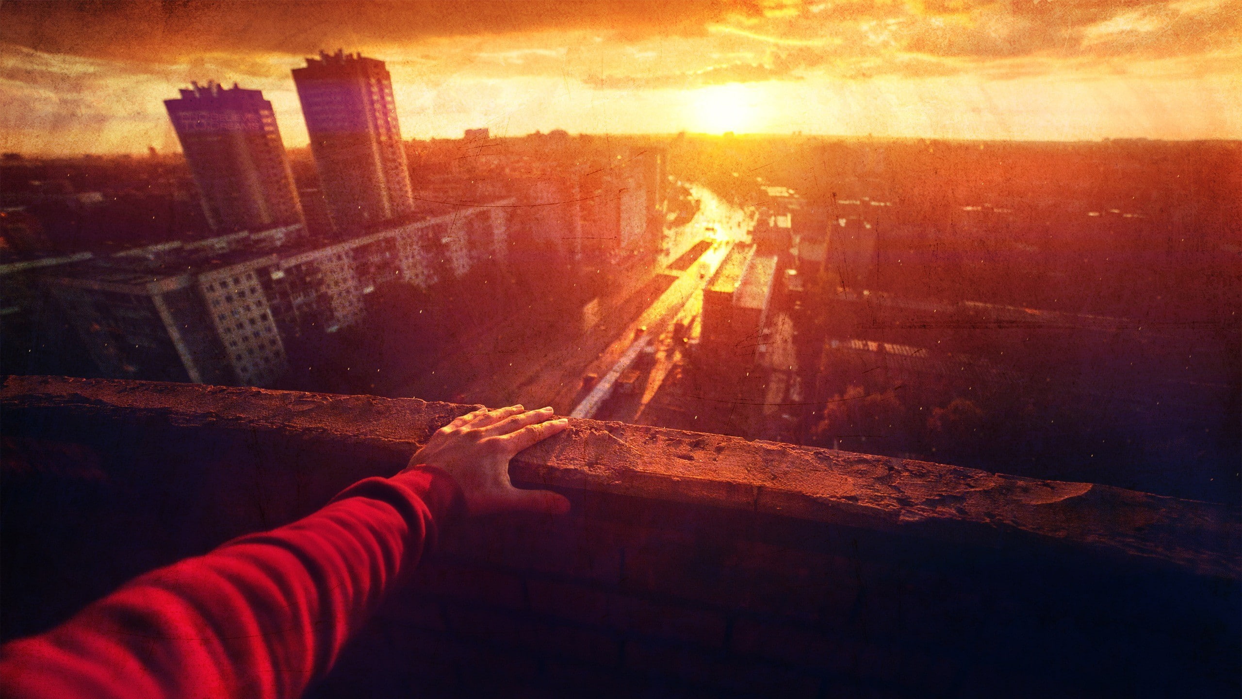 sunlight, 2K, sky, cityscape, sunset, hands, people, arms, grunge, HD Wallpaper