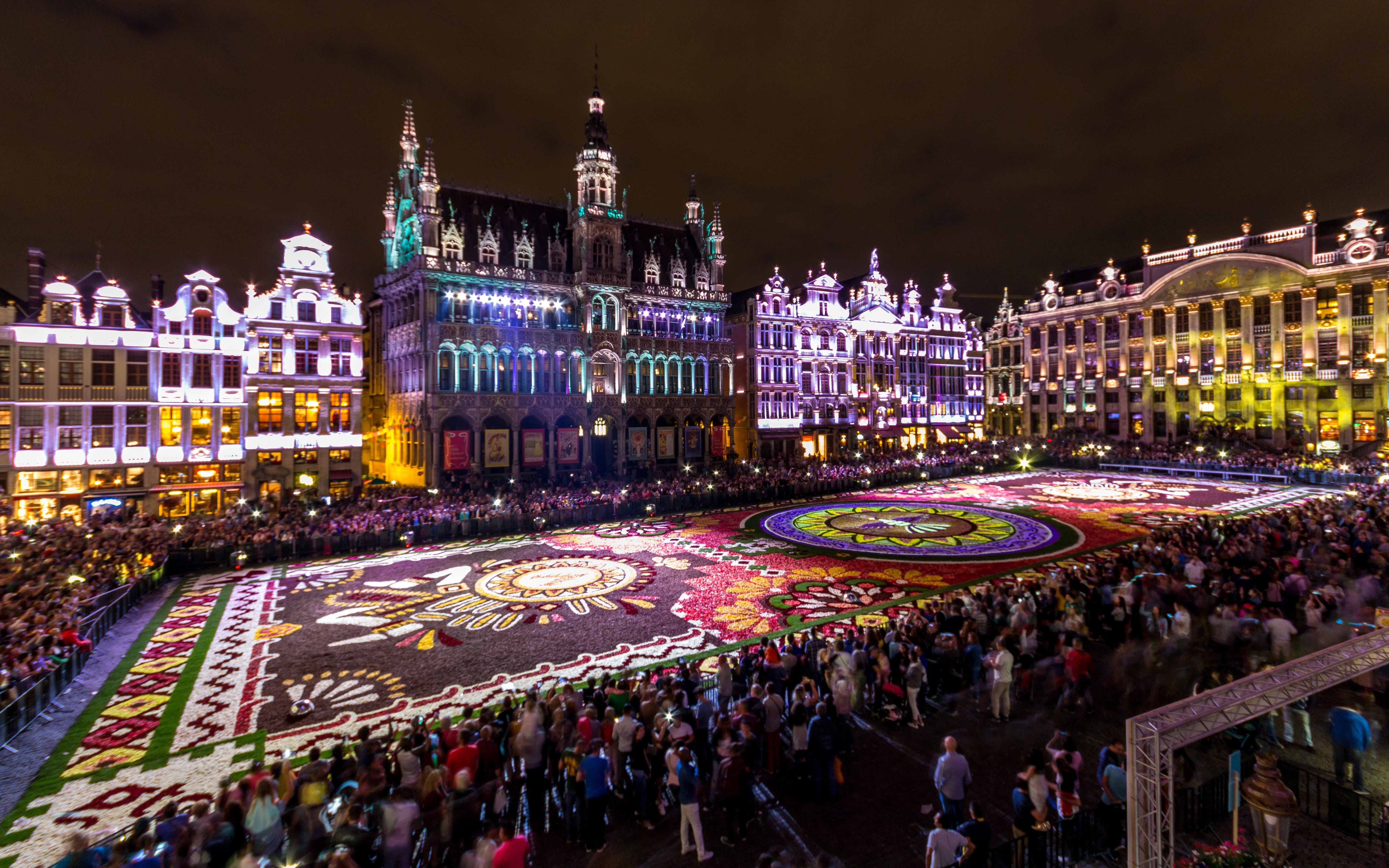 5K, canon 700d, building exterior, christmas market, large group of people, travel destinations, market, belgium, retail, celebration, nature, city, lightshow, HD Wallpaper