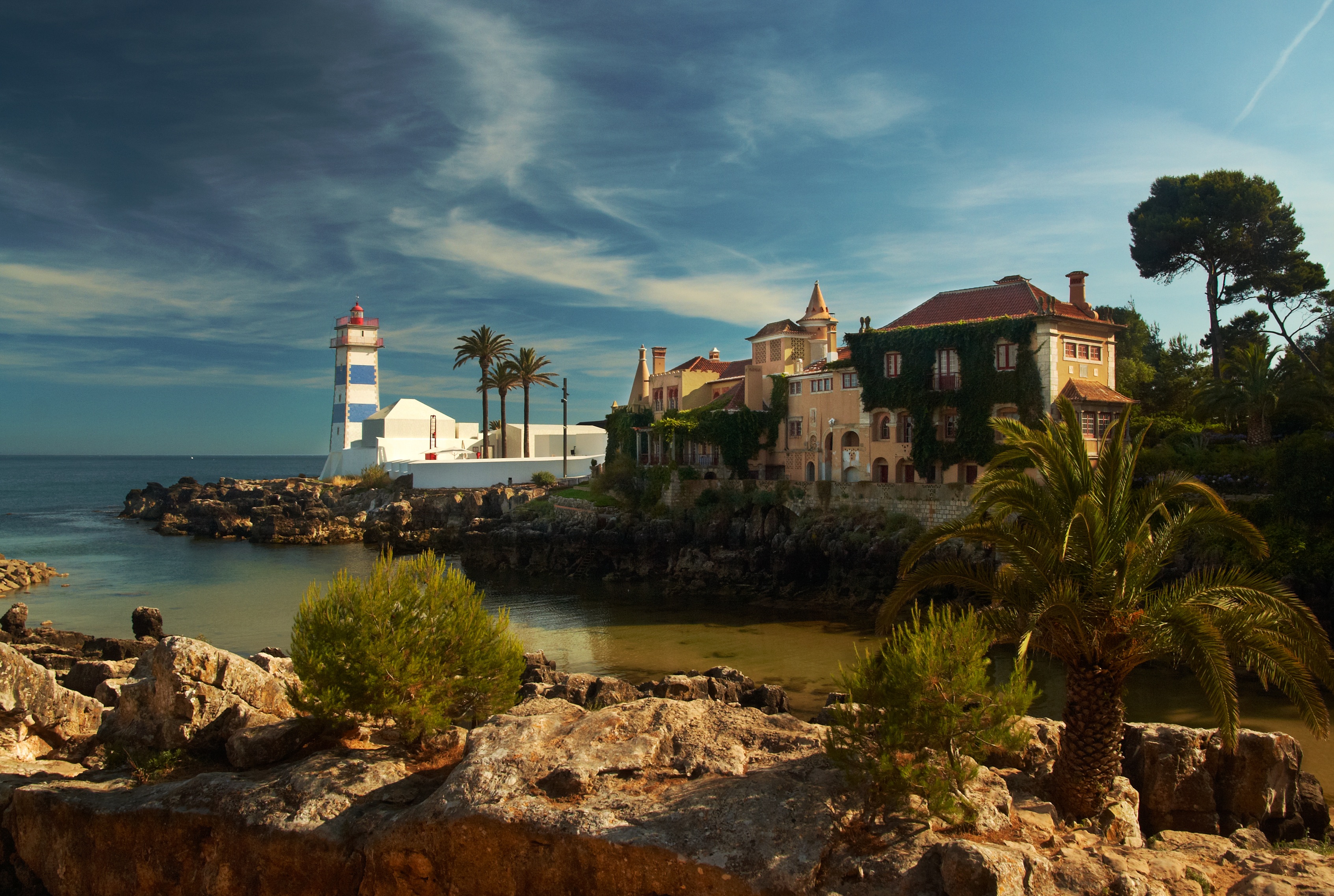 lisboa, mansion, tree, estoril, no people, seashore, shore, palm tree, city, building, outdoors, atlantic, lighthouse, building exterior, cascais, near, HD Wallpaper