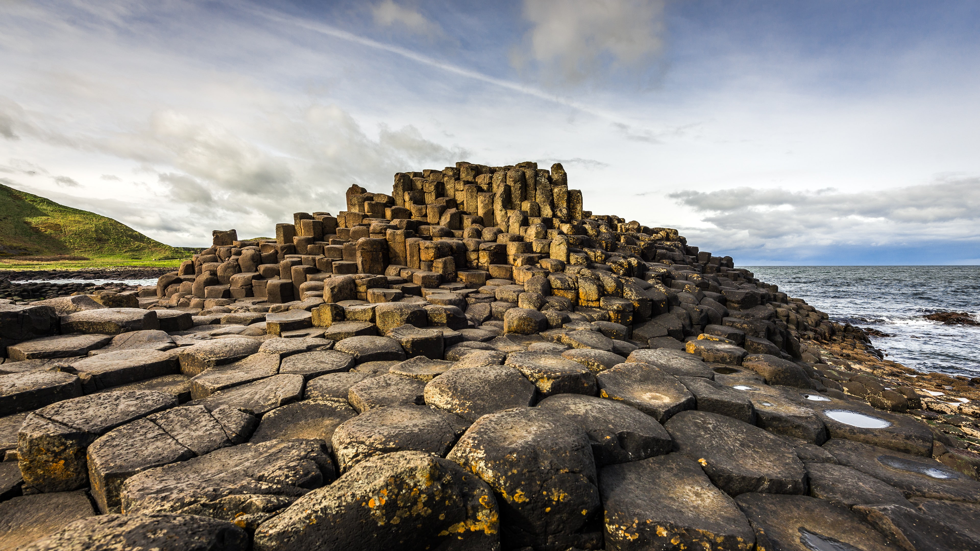 4K, nature, Giants Causeway, clouds, rock formation, sea, coast, landscape, rock, Ireland, HD Wallpaper