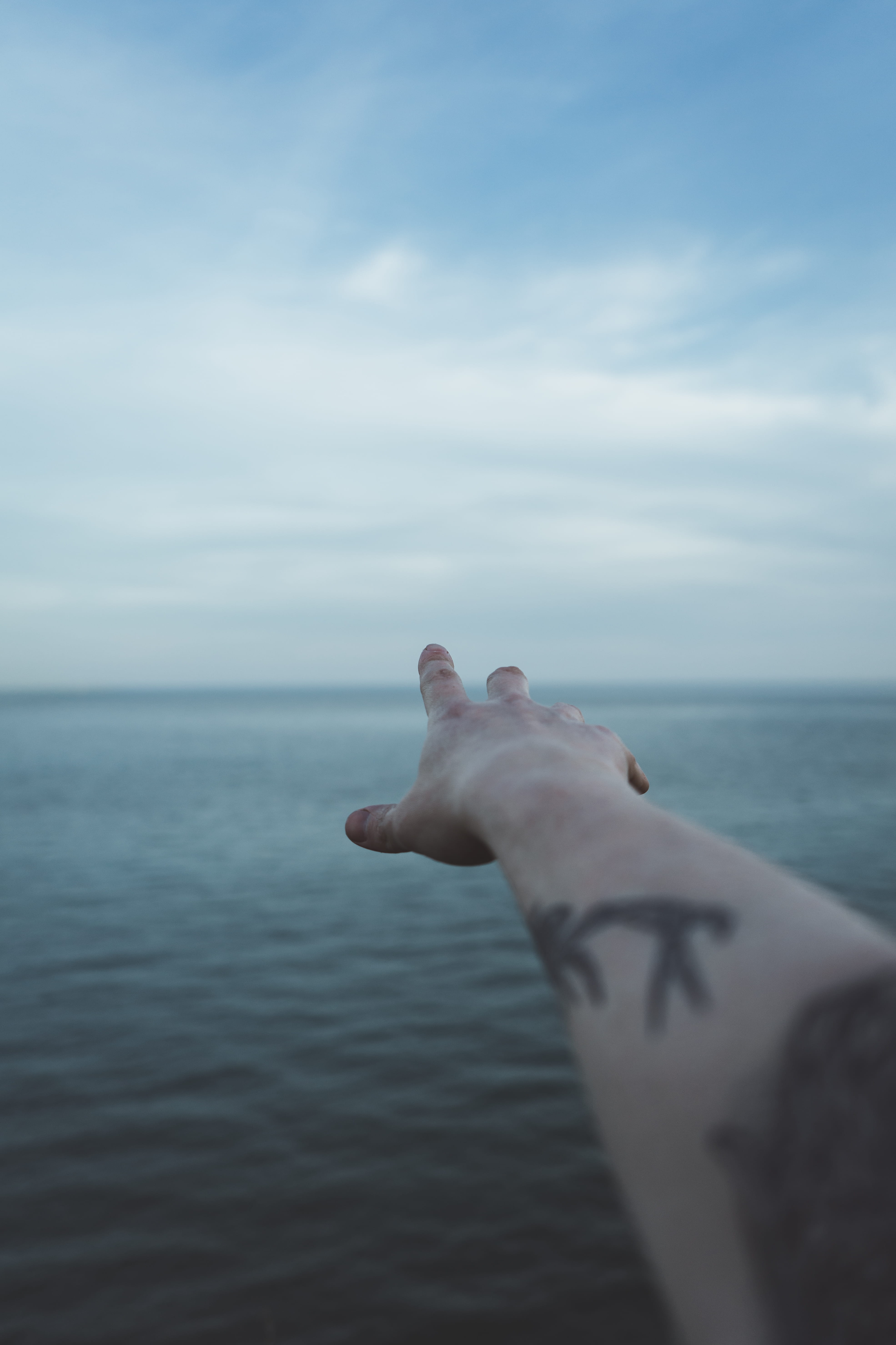 calm, tranquil scene, tattoo, 5K, united kingdom, white cliffs of dover, sea, evening, jamie dench, tranquility, human hand, arm, summer, scenics - nature, Phone HD Wallpaper