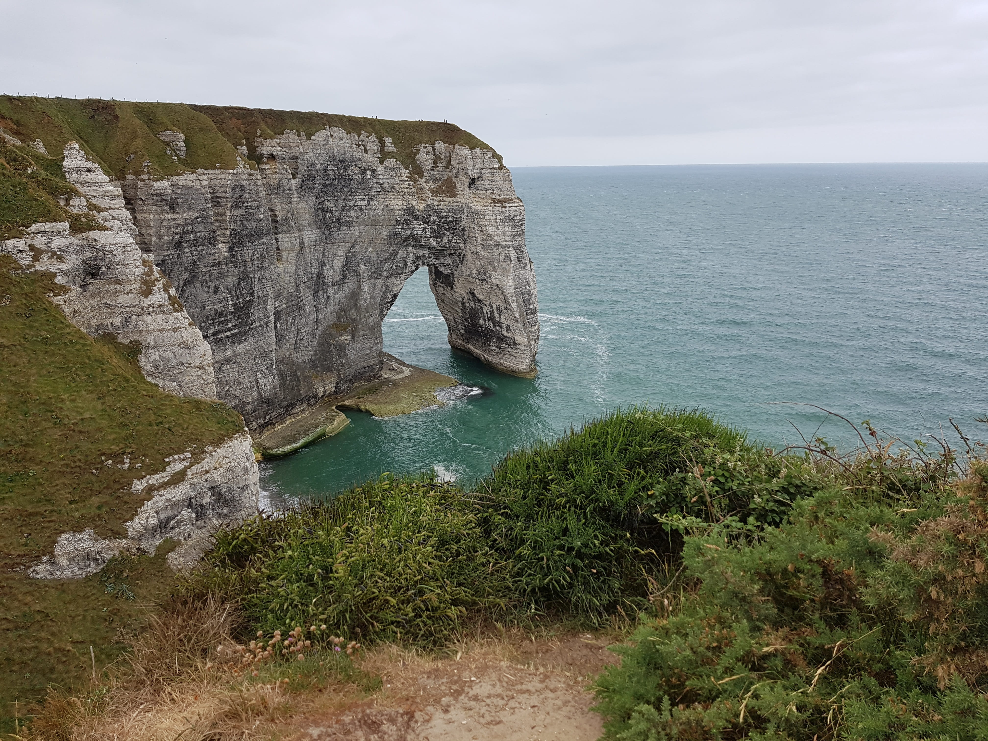 eroded, coast, rock formation, alabaster coast, no people, cliff, nature, sea view, horizon over water, arch, maritime, high, landscape, day, idyllic, rock - Object, HD Wallpaper