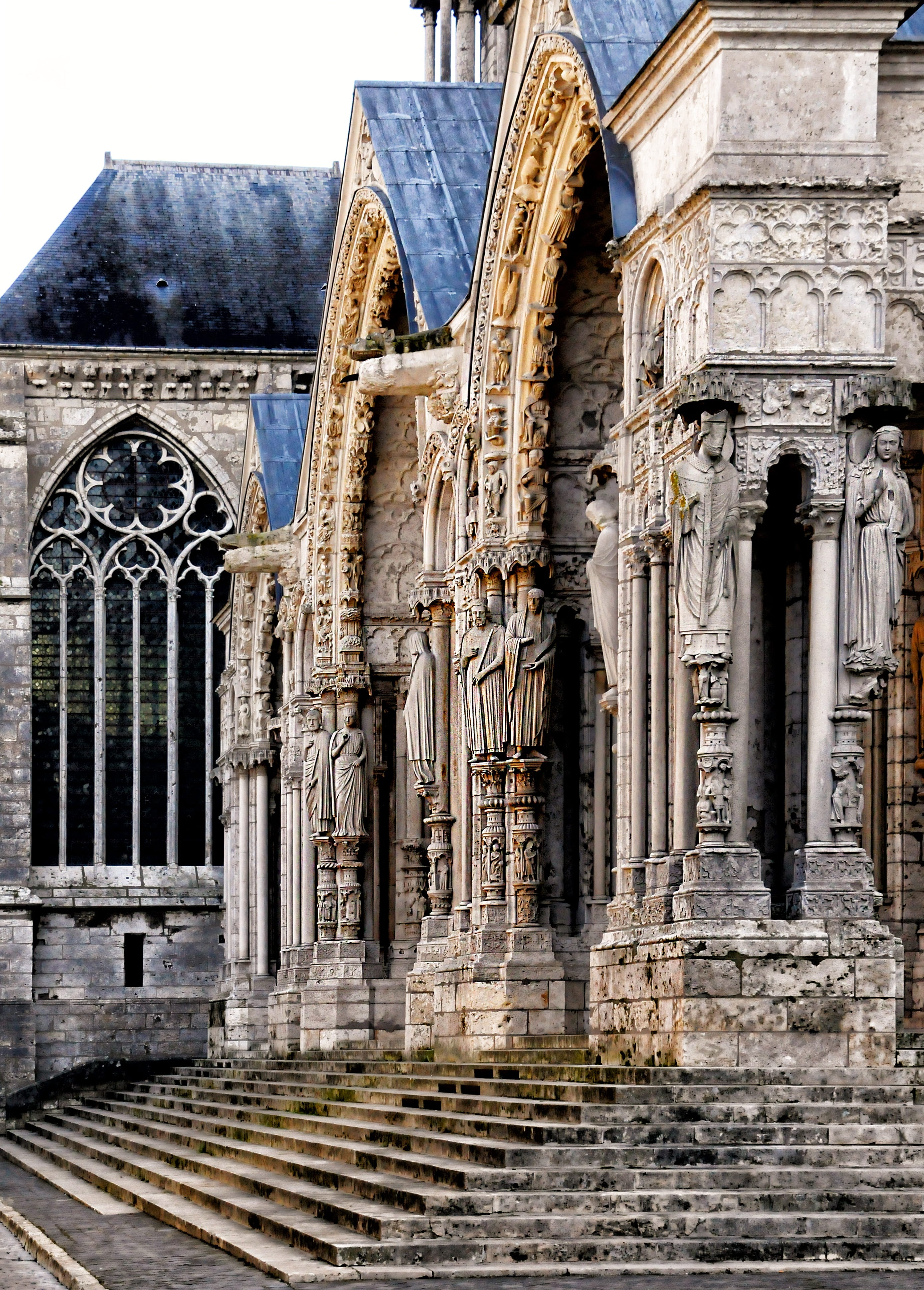 travel destinations, ancient, Chartres, ancient civilization, building exterior, cathedral, 4K, no people, abbey, ruined, religion, chartres, building, Phone HD Wallpaper