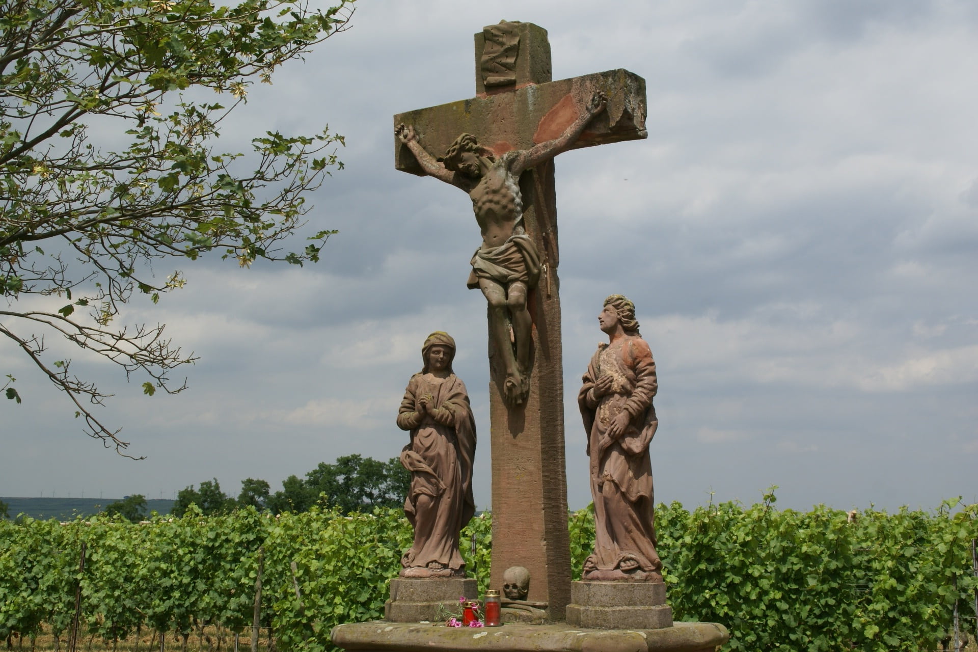 art and craft, abenheim, creativity, day, famous Place, symbol, 1080P, tree, st michael, architecture, belief, cross, sculpture, germany, human representation, HD Wallpaper