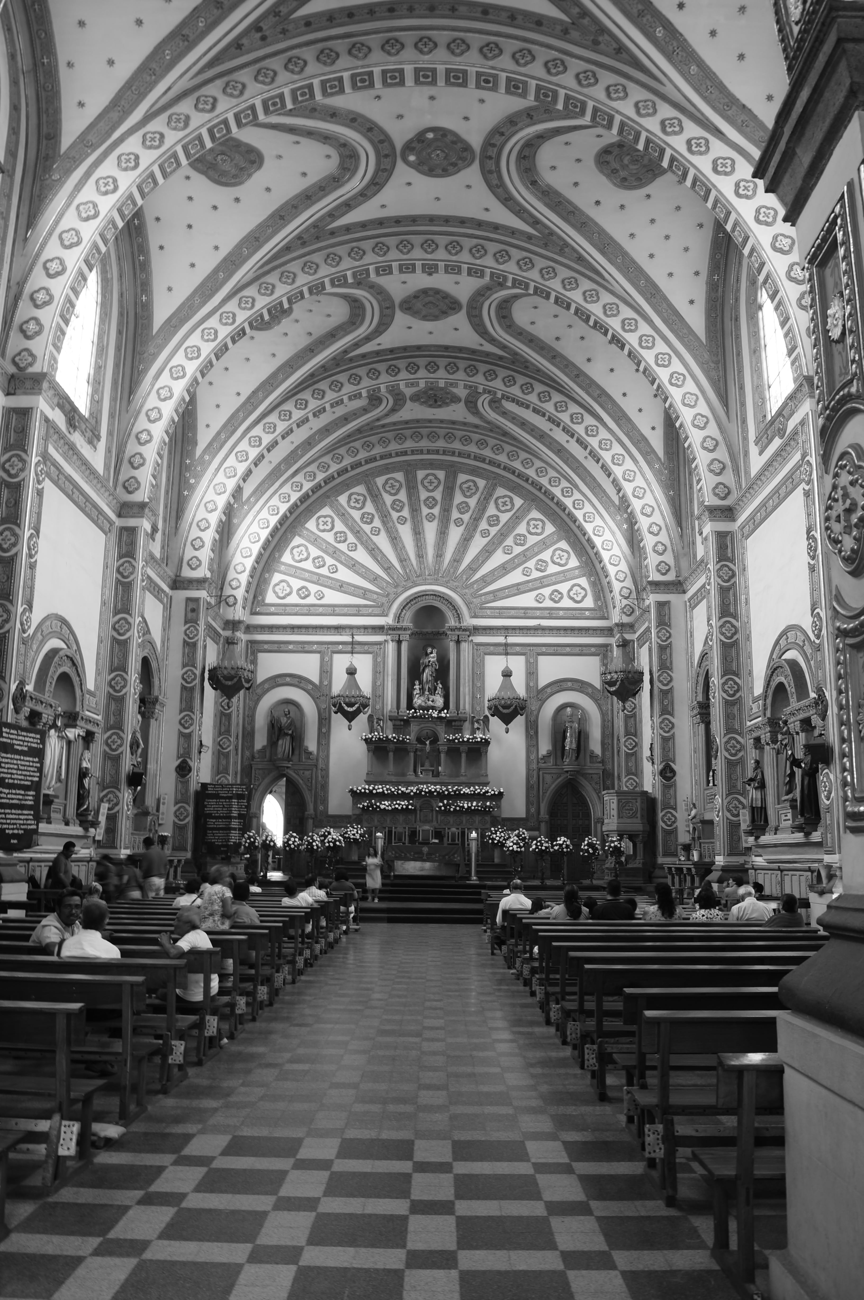building, 4K, seat, tiled floor, ceiling, aisle, bench, place of worship, architectural column, religion, indoors, architecture, church, pew, belief, built structure, Phone HD Wallpaper