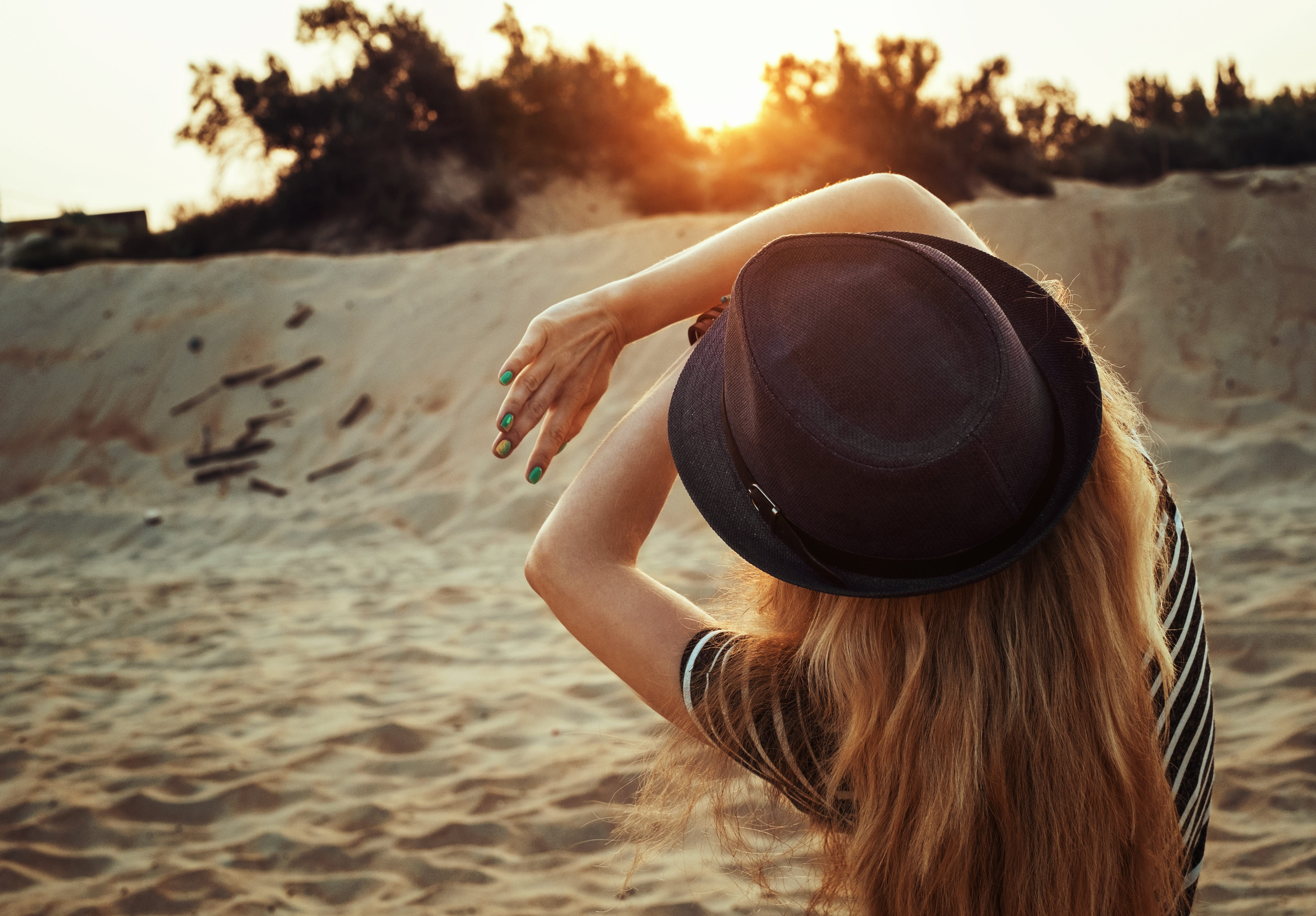 sky, female, people, 4K, relaxation, nature, vacations, females, summer, silence, one Woman Only, photographing, copy Space, sea, photo, focus on foreground, HD Wallpaper