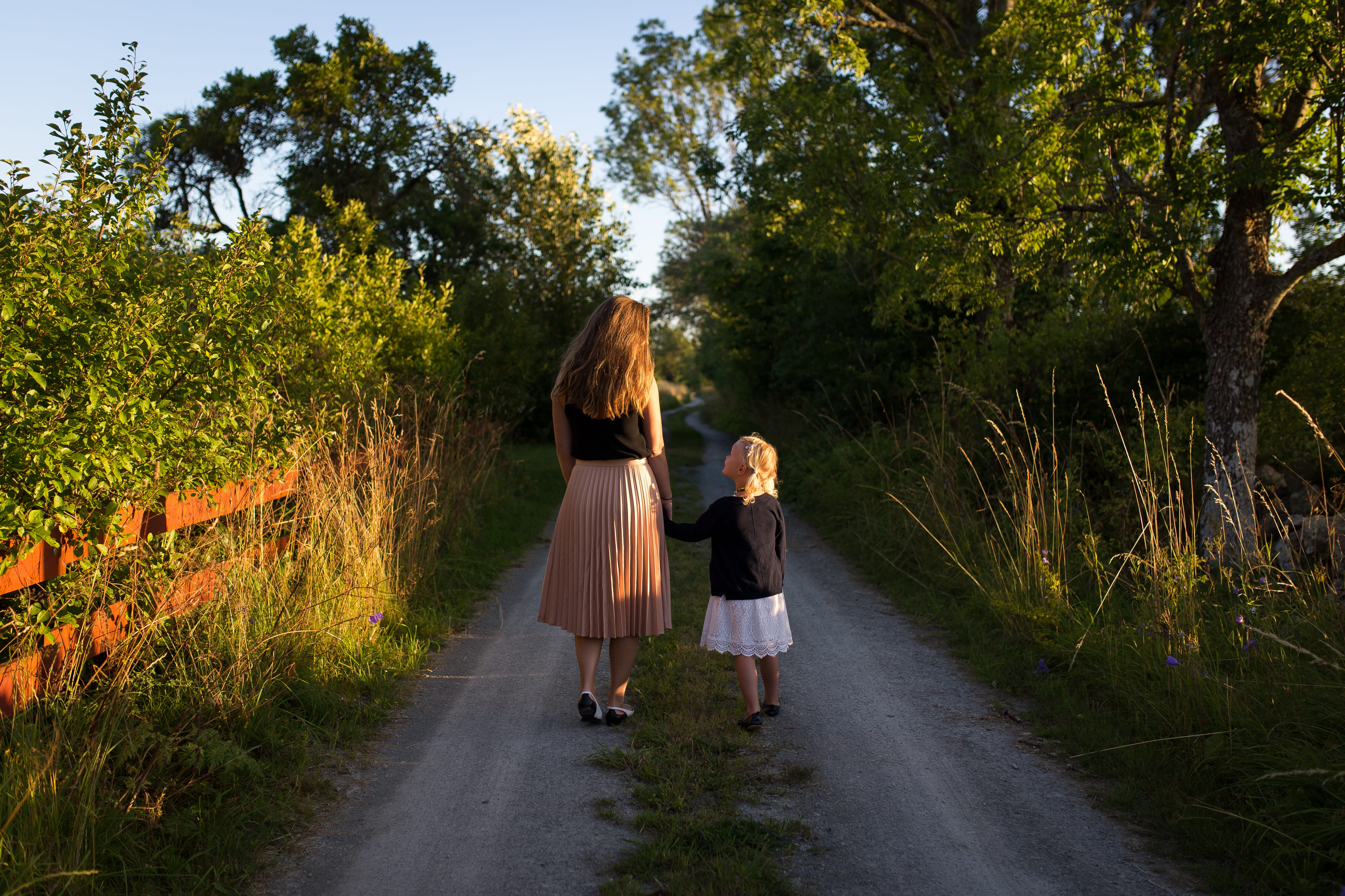 summer, 4K, girl, mother, person, green color, people, family, street, green, road, lifestyles, women, outdoors, growth, childhood, plant, daughter, nature, HD Wallpaper