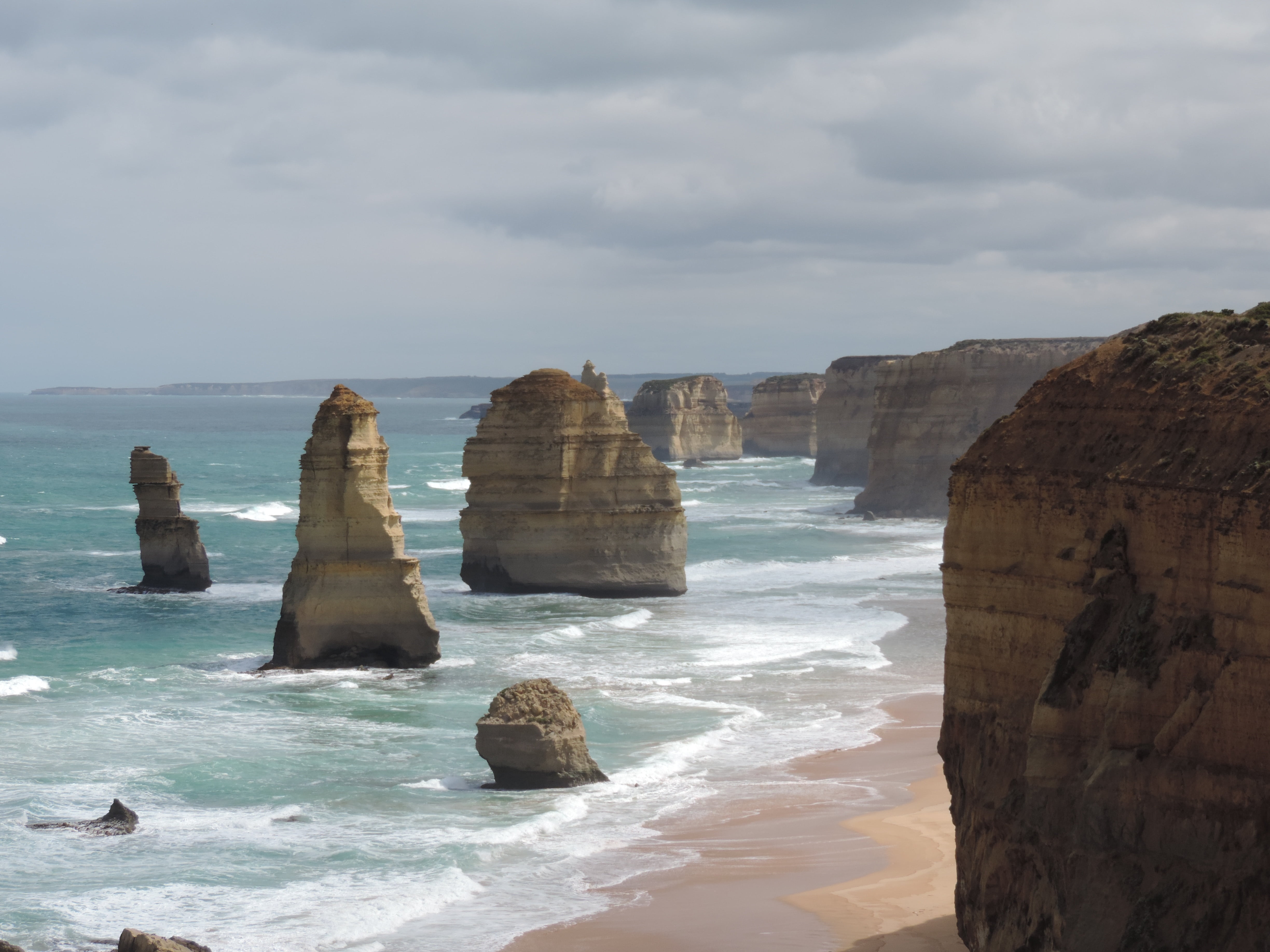 erosion, rock formation, horizon, tranquility, tranquil scene, land, beauty in nature, landmark, outdoors, horizon over water, twelve apostles, stone, tourism, HD Wallpaper
