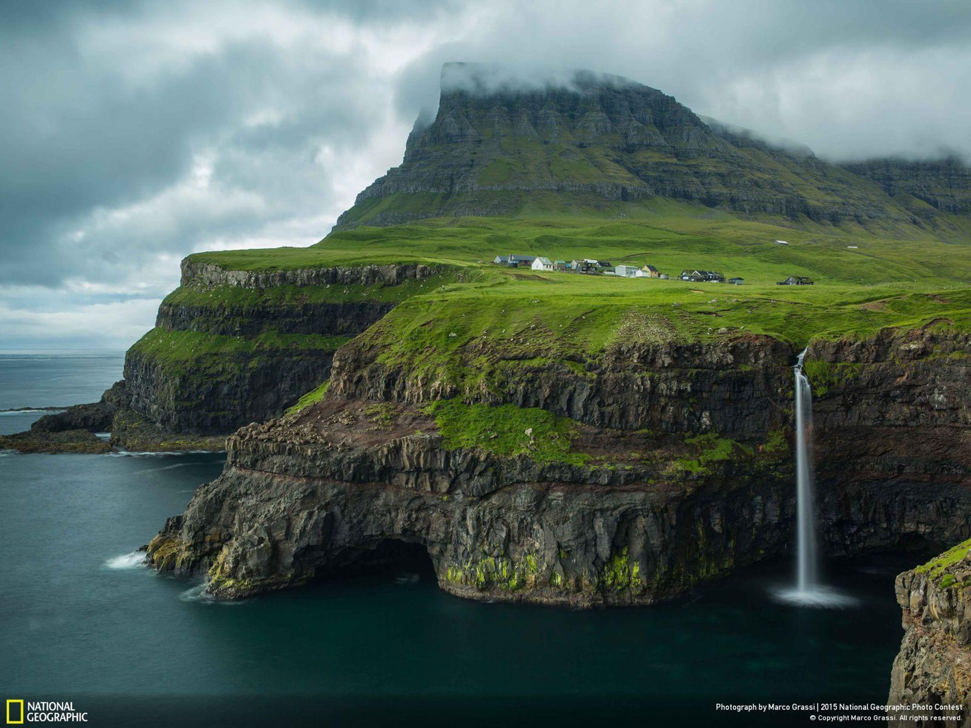 nation, land, edge, environment, scenics - nature, landscape, water, nature, lagoon, sky, green, rock formation, vagar, faroe, non-urban scene, cliff, beauty in nature, HD Wallpaper