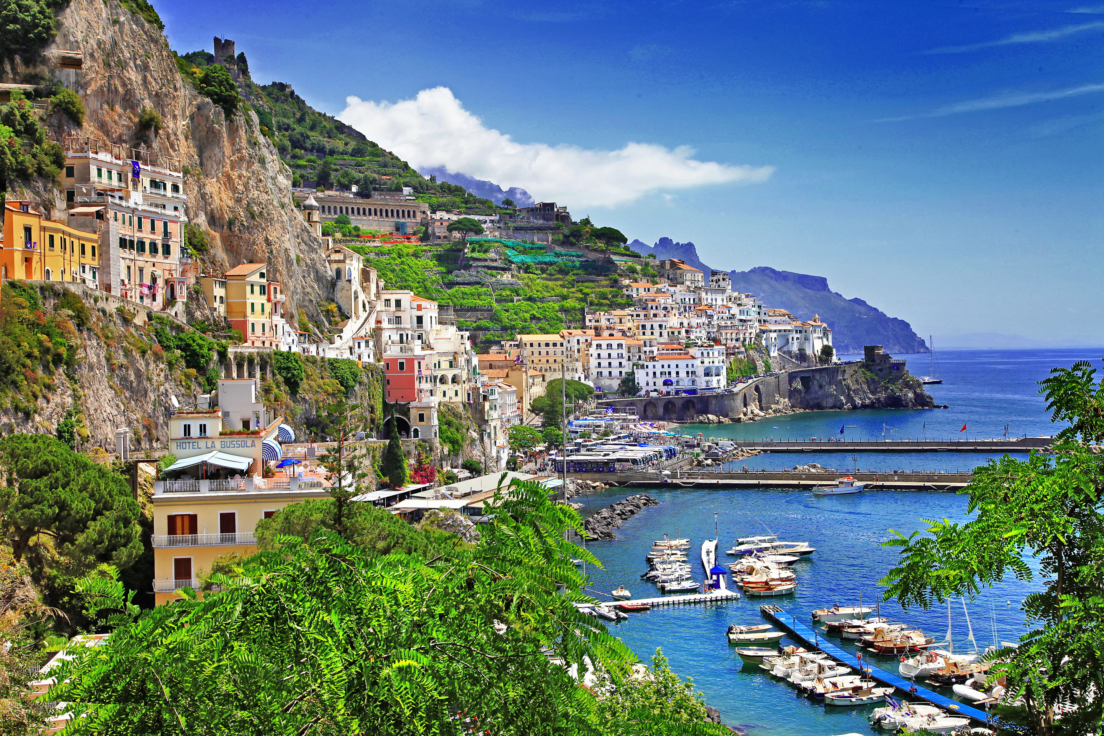 building, mountain, architecture, yachts, residential district, rocks, mediterranean Sea, white, street, nautical Vessel, Positano, home, city, outdoors, HD Wallpaper