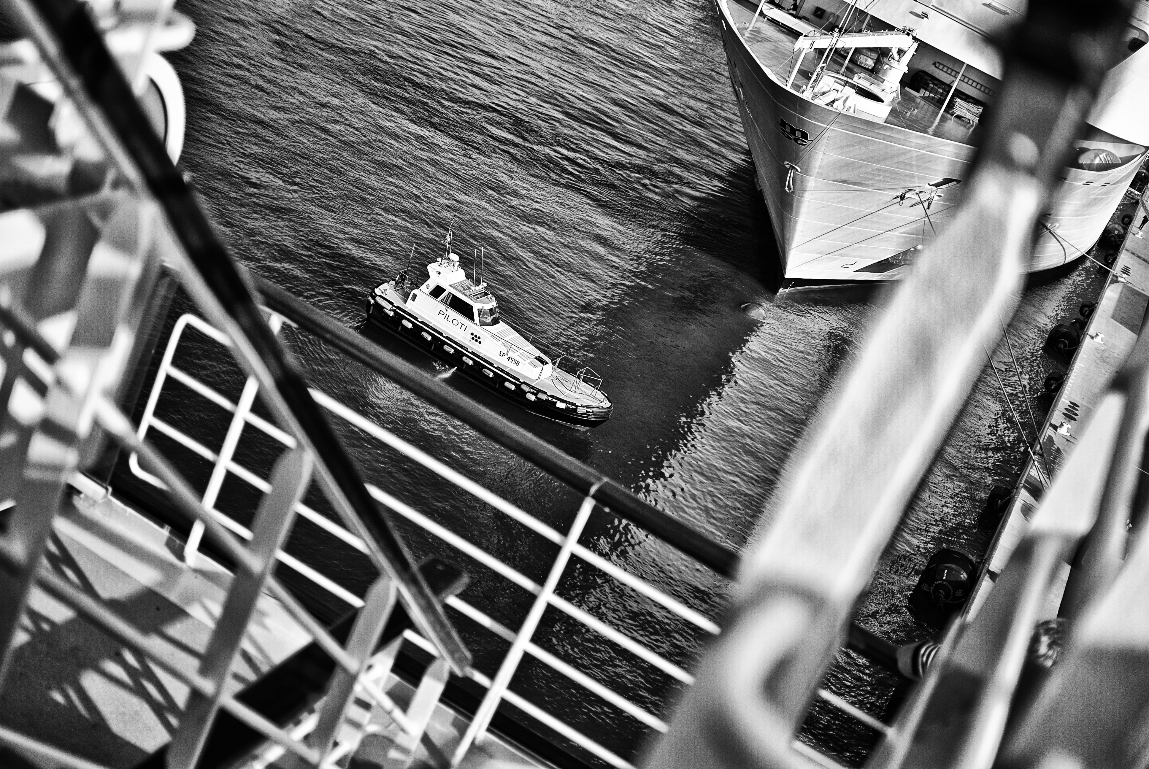 nautical vessel, sea, sport, transportation, mode of transportation, 4K, monochrome, pilot, day, metal, water, la spezia, outdoors, tilt, close-up, selective focus, HD Wallpaper