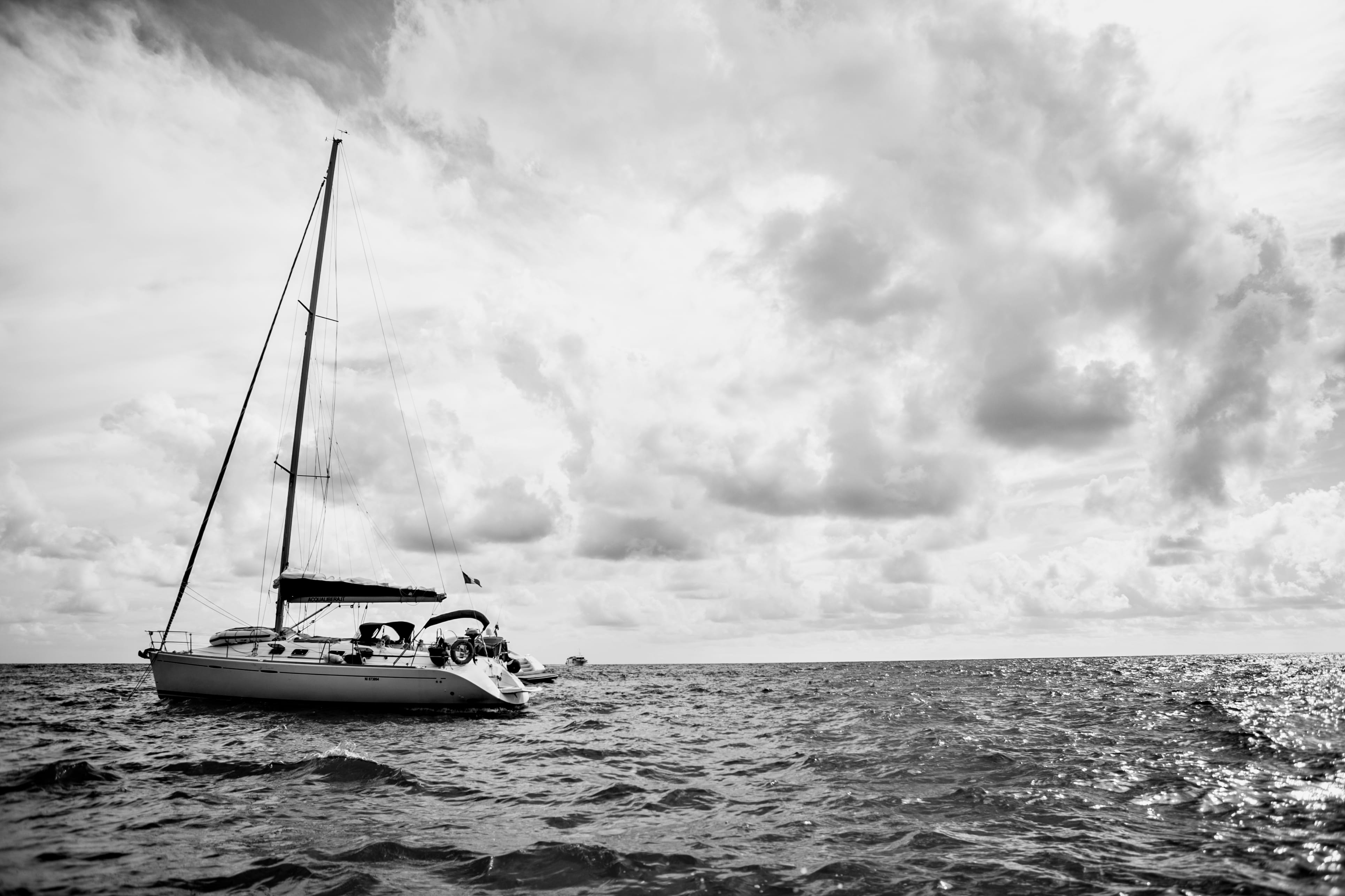 luxury, la spezia, outdoors, italy, ocean, day, black and white, italia, horizon over water, mode of transportation, boat, nature, 4K, beauty in nature, HD Wallpaper
