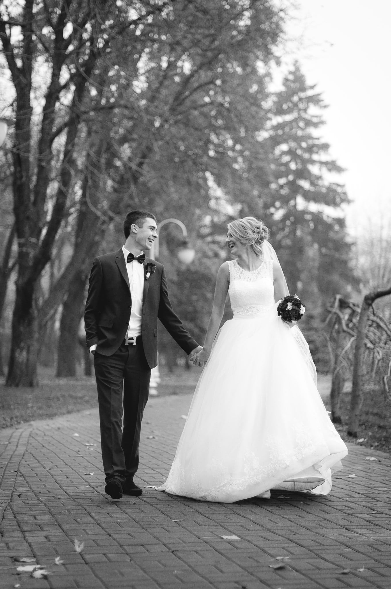 veil, people, couple, dress, tree, full length, togetherness, bride, young adult, men, wedding, bridegroom, hands, celebration, two people, 1080P, black-and-white, Phone HD Wallpaper