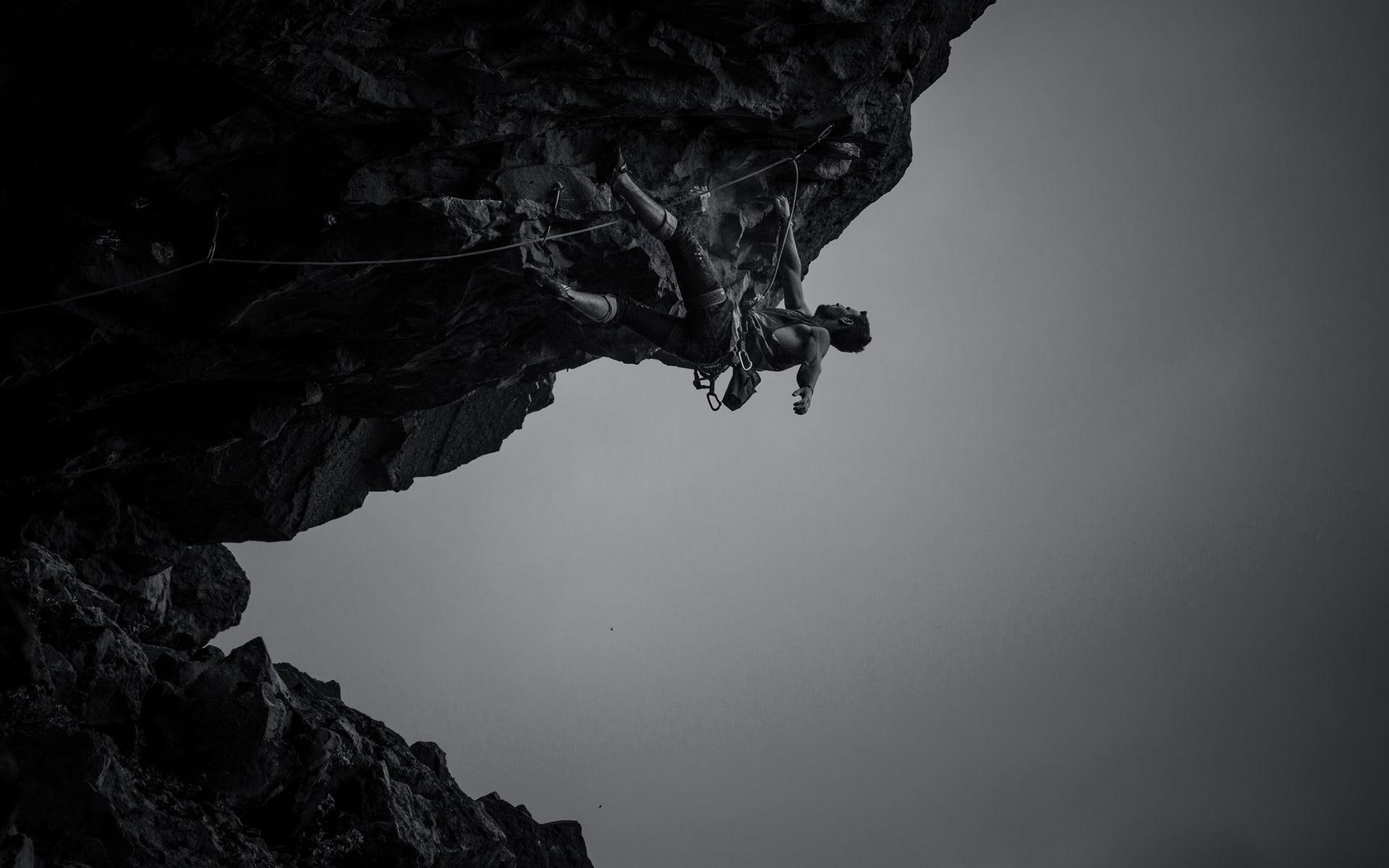 man, rock climbing, grayscale, mountain, 1080P, 1920x1200, sports, rock, climbing, photo, HD Wallpaper