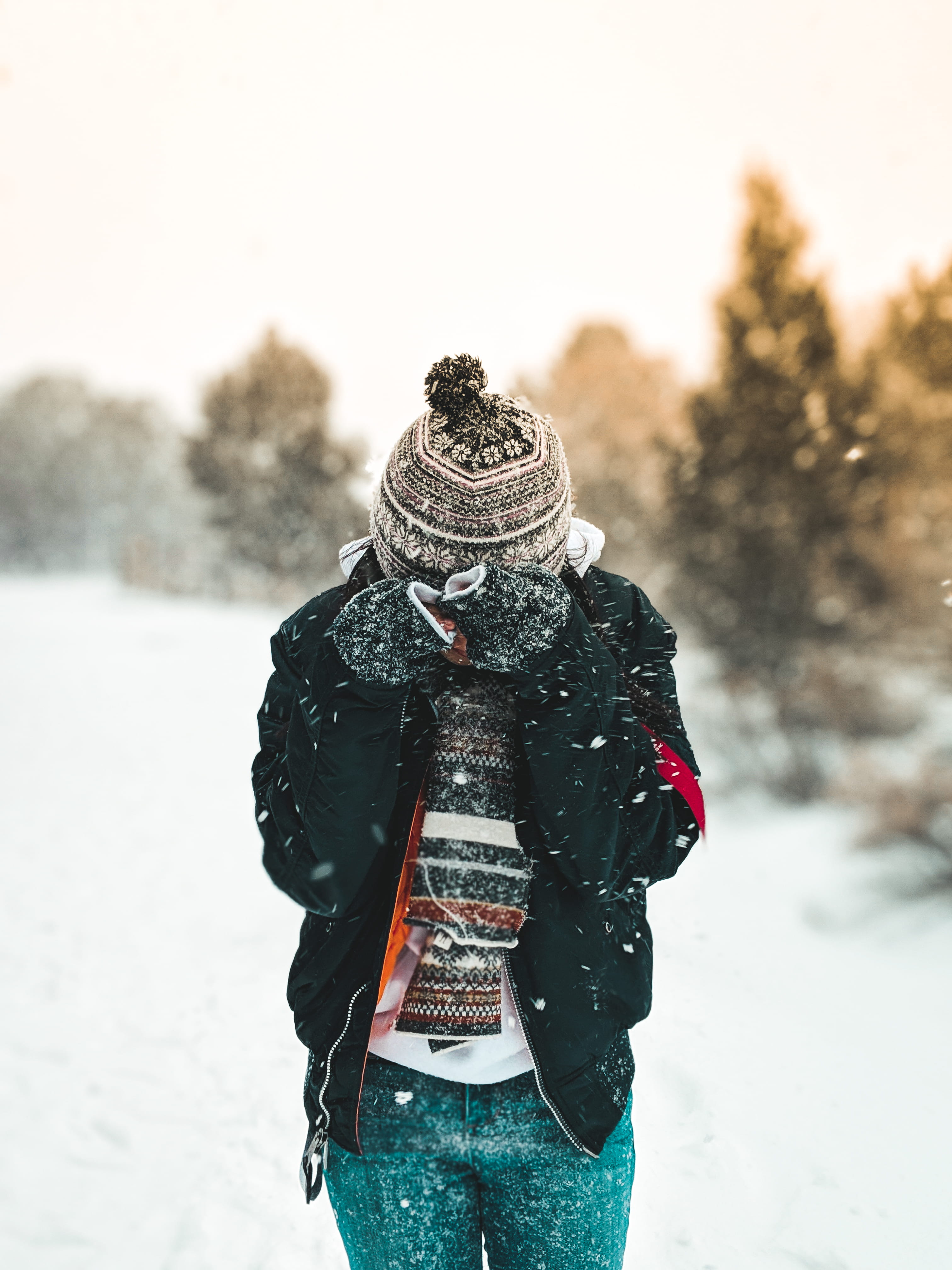 plant, snow, black, blizzard, outdoors, zip, tree, standing, land, one person, real people, human, yosemite, hat, clothing, bobble, three quarter length, Phone HD Wallpaper