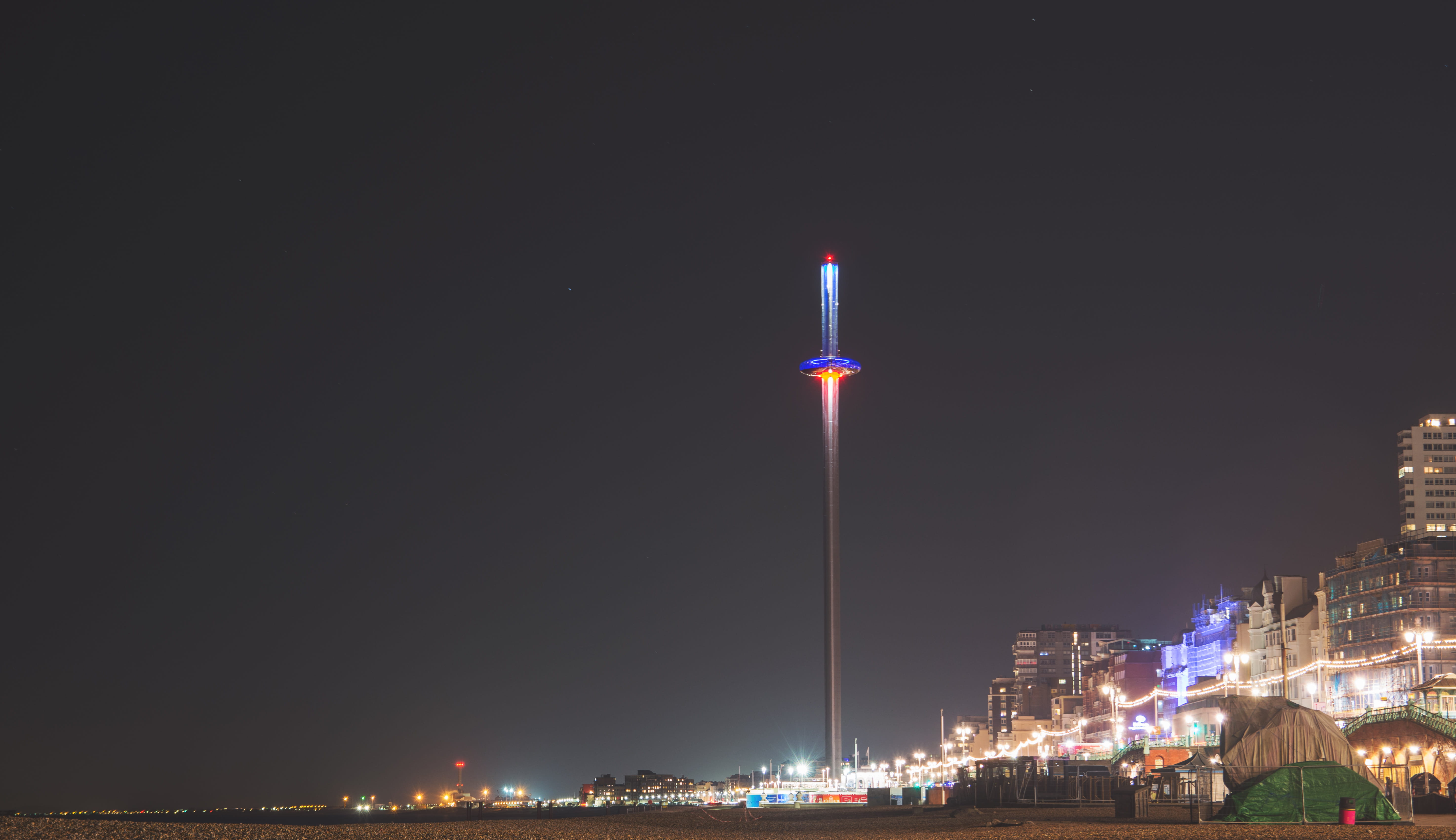 copy space, sea, i360, tall - high, travel, built structure, no people, tower, illuminated, architecture, buildings, office building exterior, united kingdom, HD Wallpaper