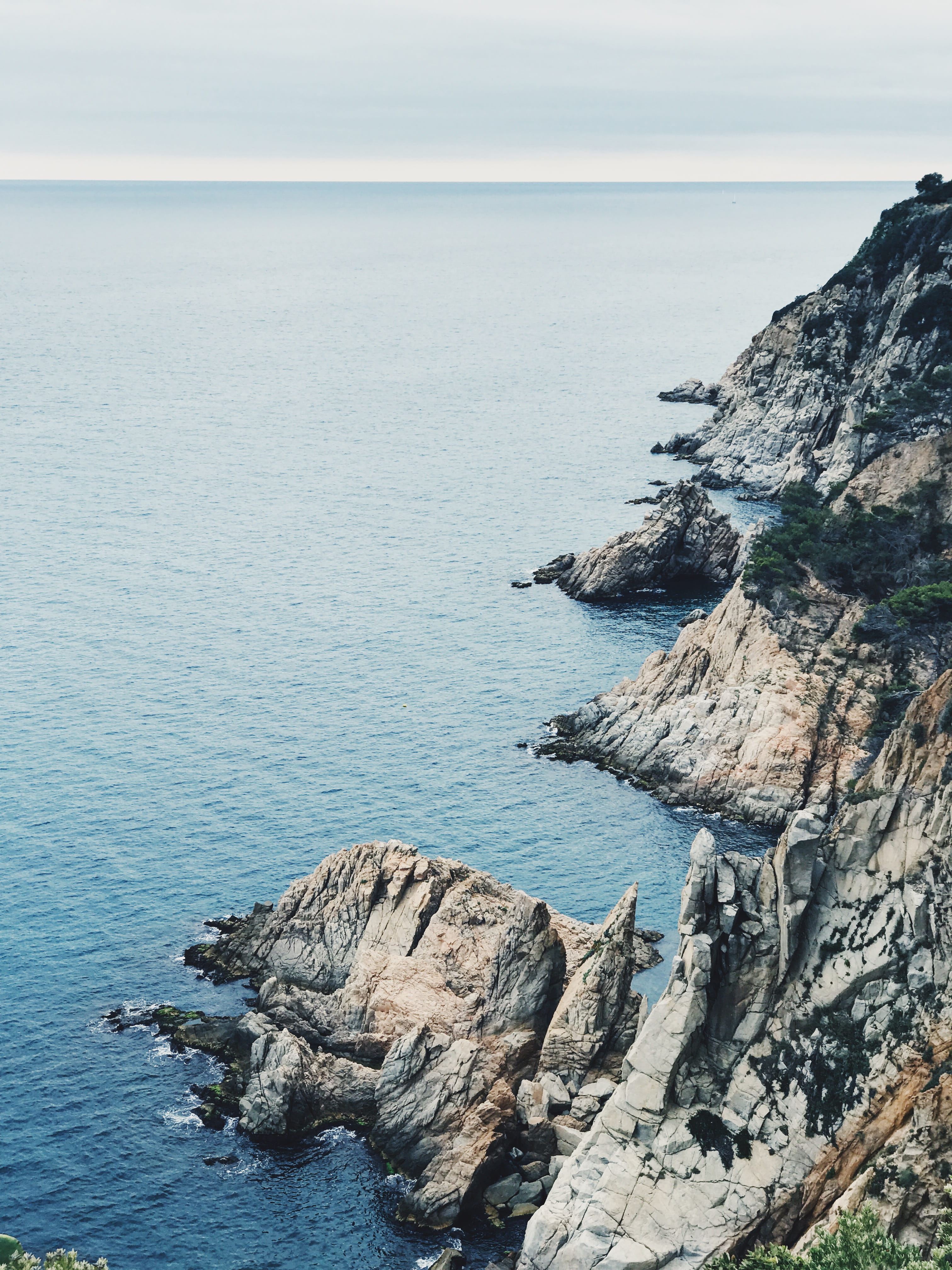 sky, no people, tranquil scene, costa brava, nature, scenics - nature, rocks, beauty in nature, eroded, tranquility, idyllic, 4K, platja des codolar, horizon over water, Phone HD Wallpaper