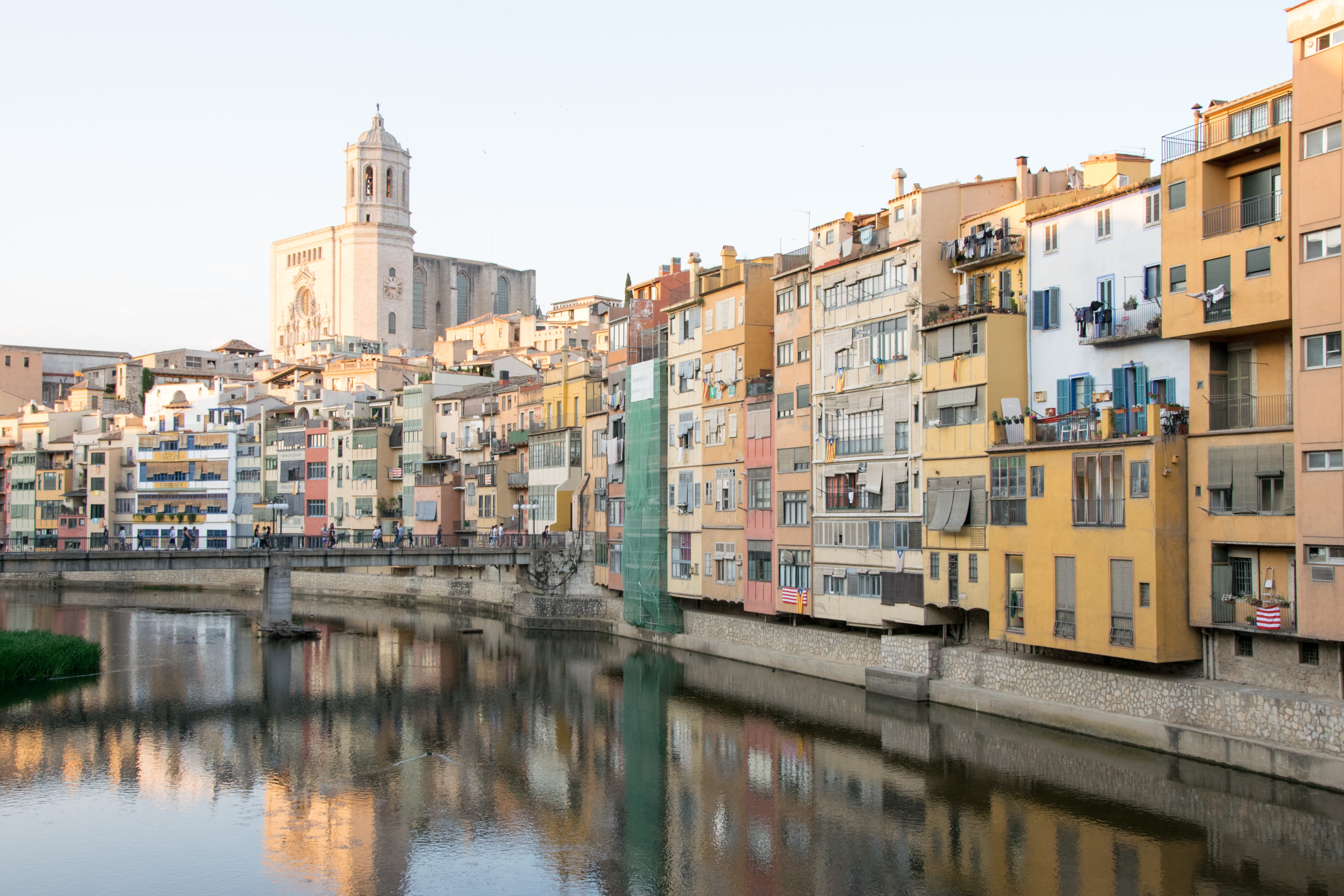 5K, multi colored, catalunya, Spain, architecture, urban landscape, apartment, River, nature, row house, building exterior, no people, reflection, sky, HD Wallpaper