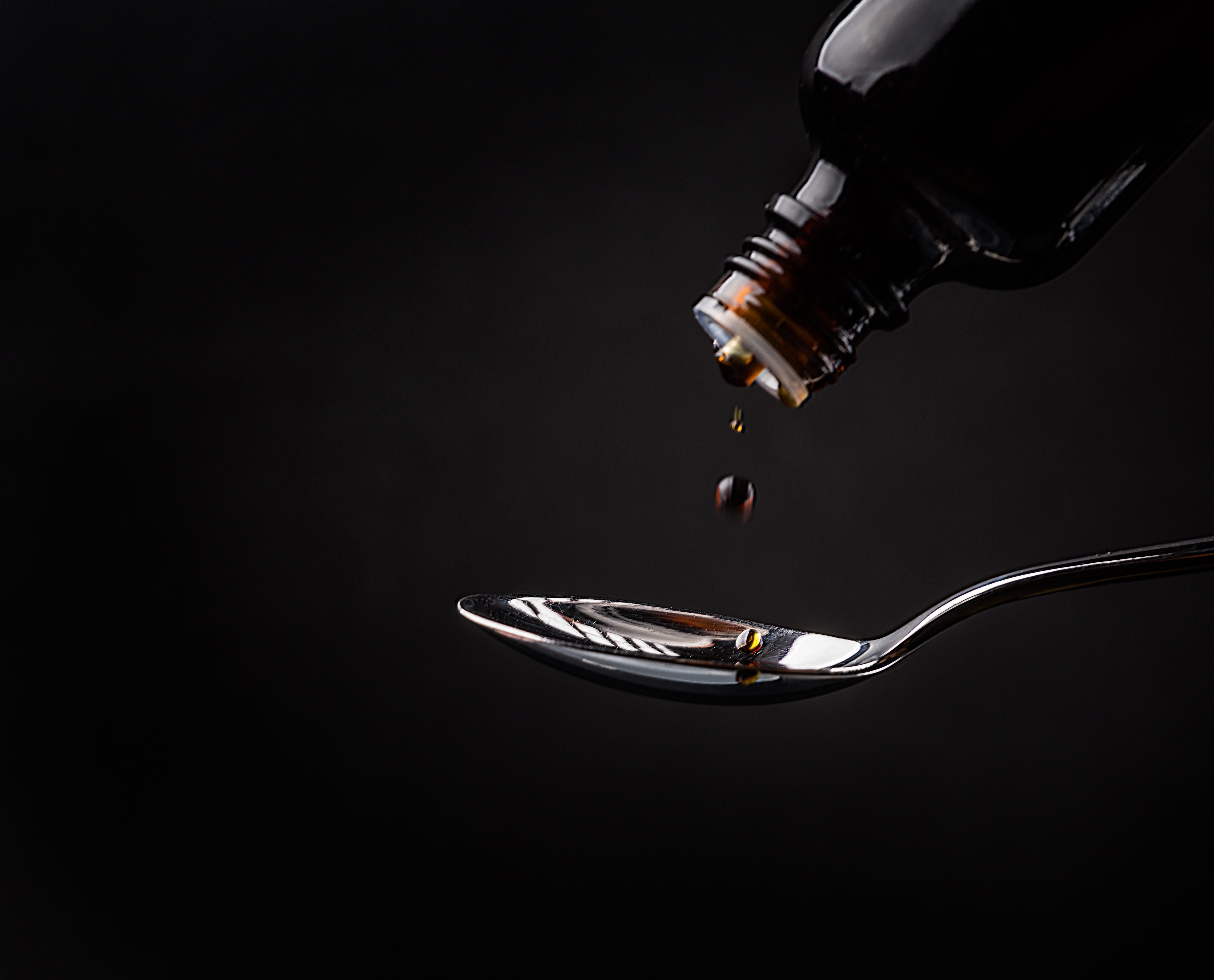 food, indoors, drop, food and drink, eating utensil, cough syrup, studio shot, communication, bottle, copy space, fever, hospital, close-up, medical, winter, HD Wallpaper