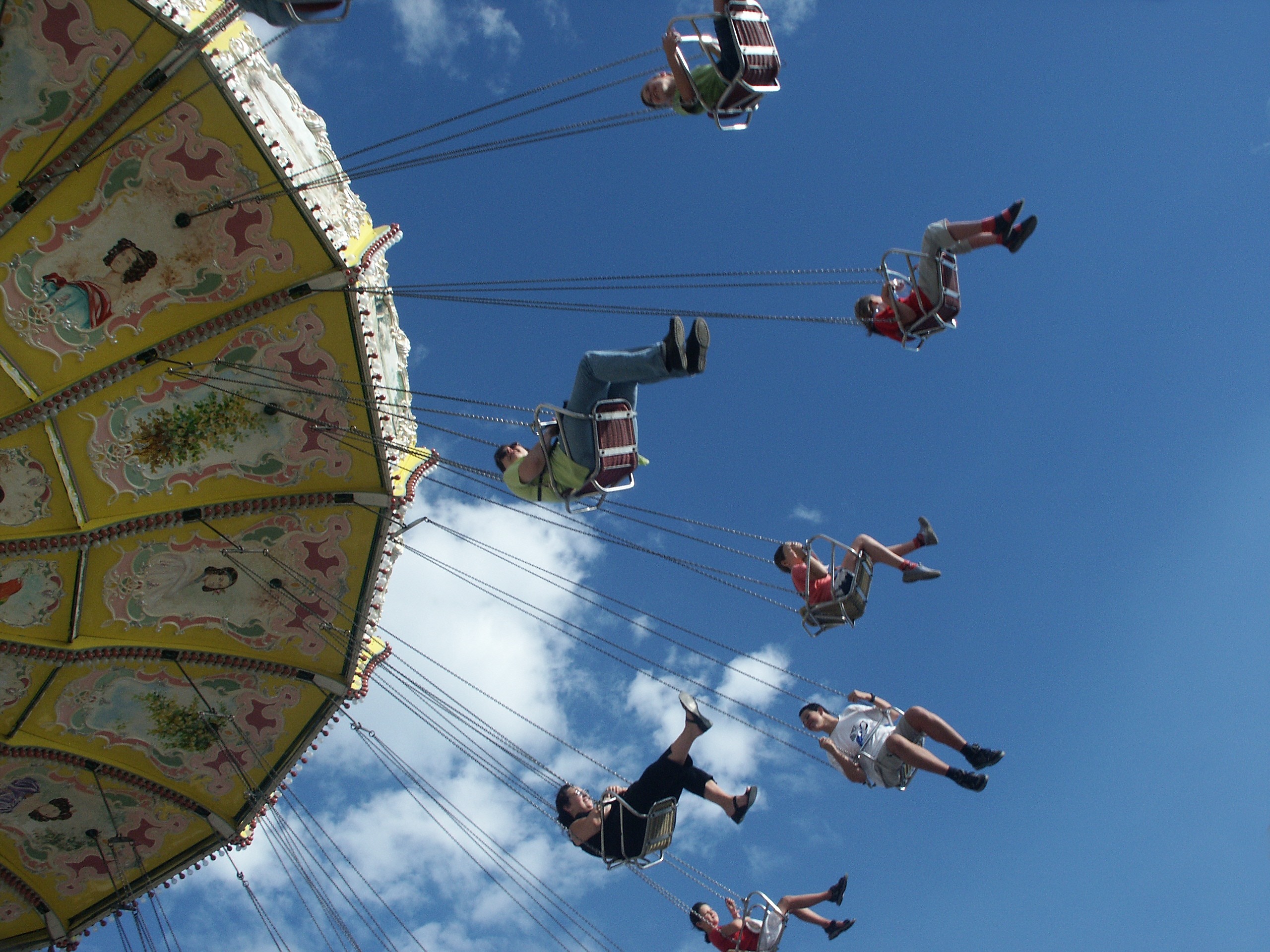 riding, action, theme park, arts culture and entertainment, year market, leisure activity, freedom, movement, low angle view, carnival, fly, adrenaline, HD Wallpaper