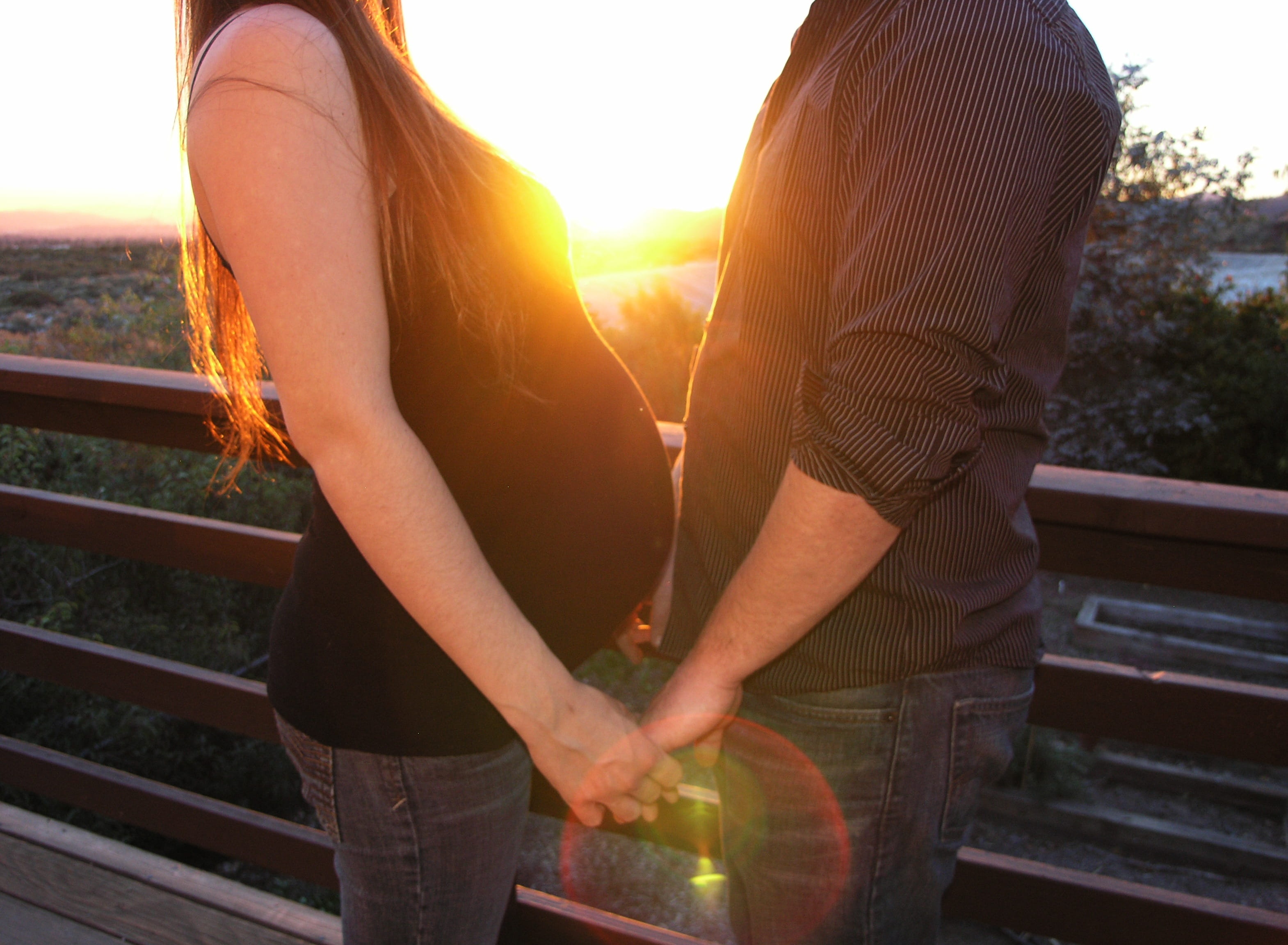 husband, holds, father, heterosexual couple, pregnant, life, joy, couple, 2K, mom, emotion, adult, romantic, expecting, hand, lens flare, leisure activity, HD Wallpaper