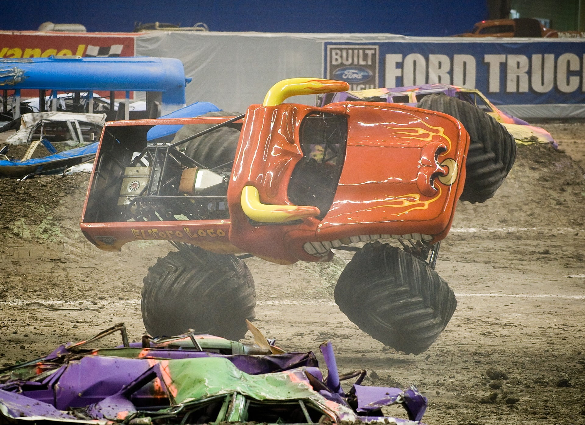 high angle view, sunlight, event, day, exhibition, outdoors, motorsport, power, rally, helmet, 1080P, fun, motor vehicle, architecture, monster jam, style, HD Wallpaper