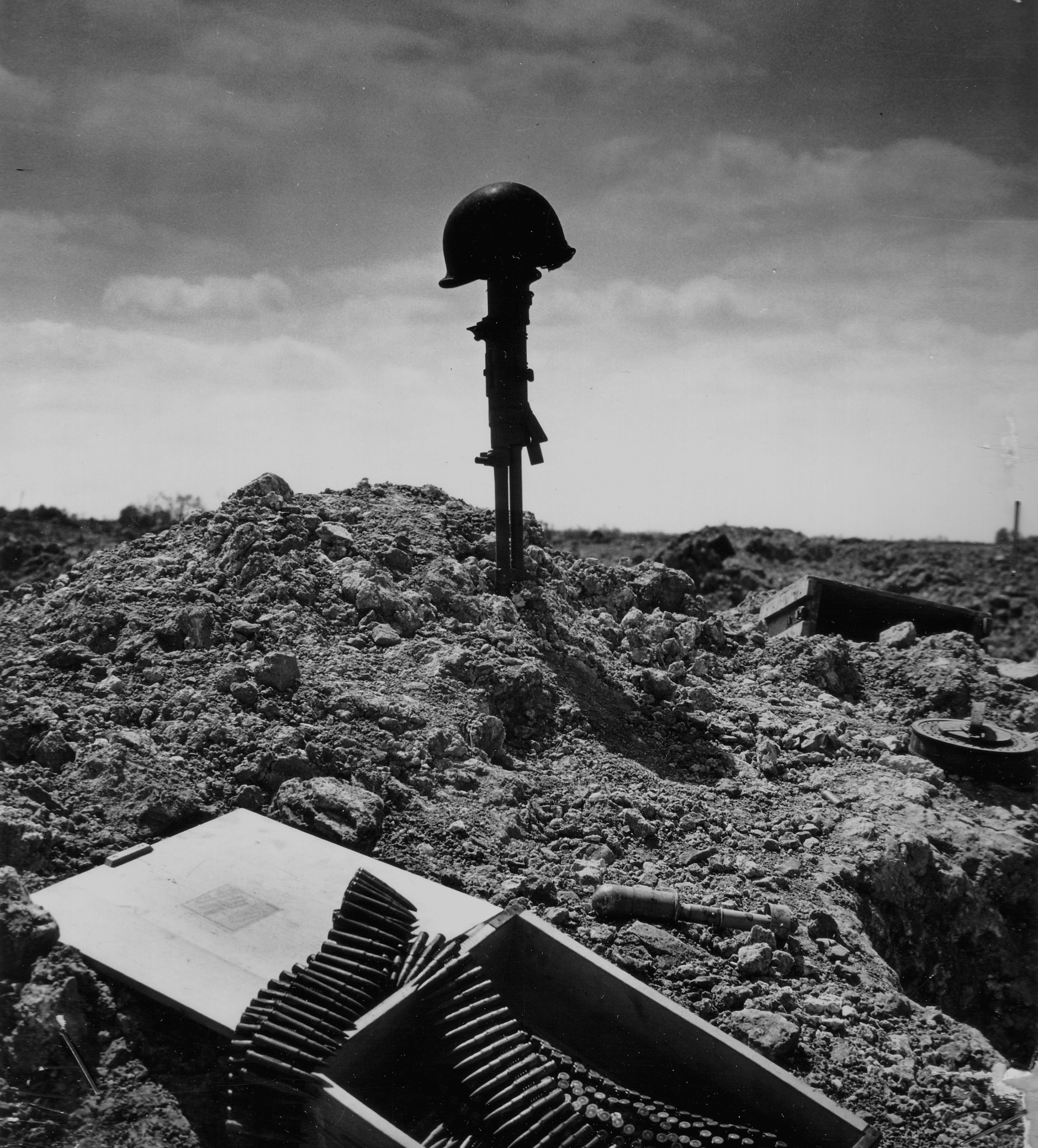 bullets, grave, land, killed in action, normandy, buried, soldier, favor, scenics - nature, photo, non-urban scene, soldiers grave, world war ii, no people, Phone HD Wallpaper