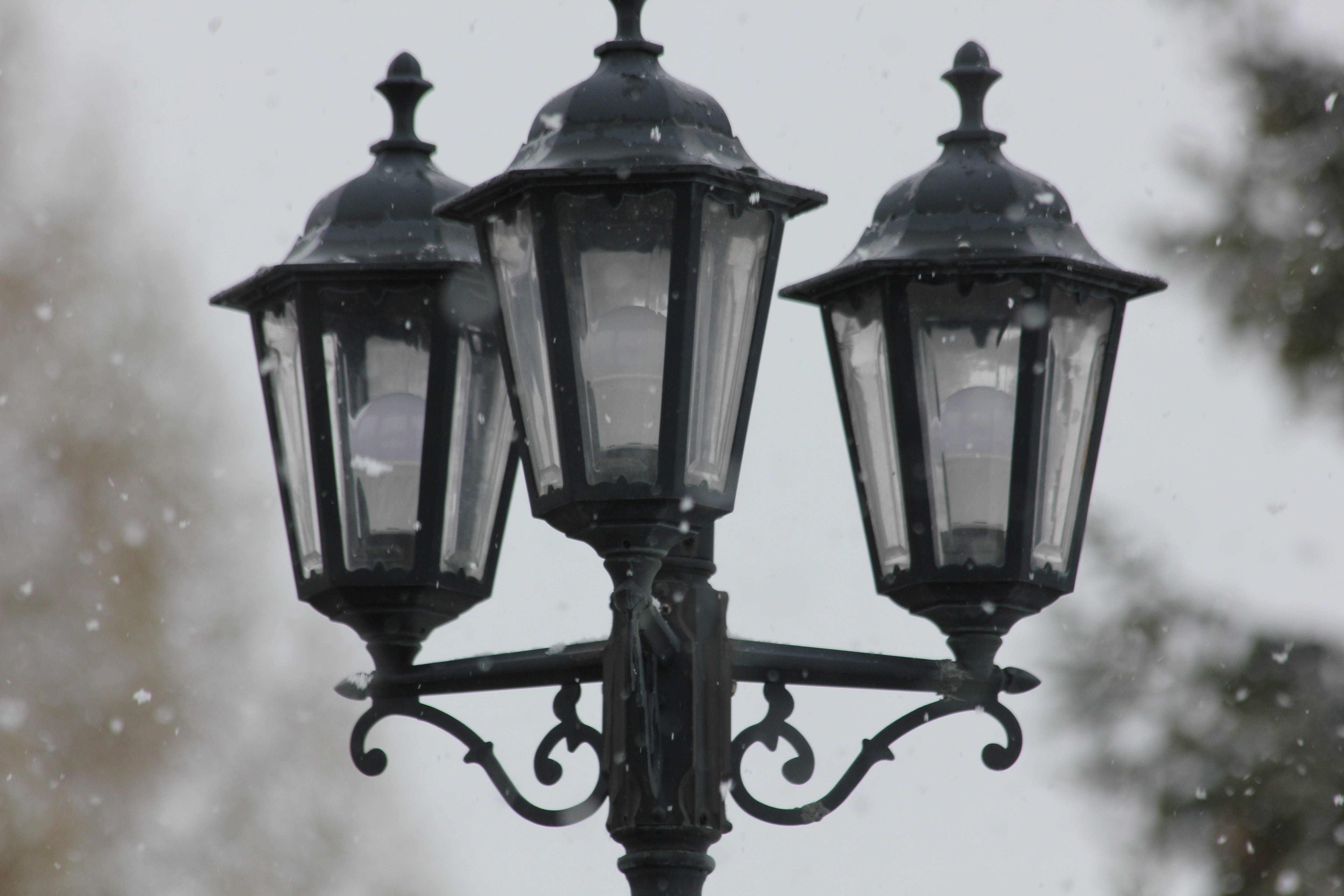 5K, glass - material, Snow, street Light, cold temperature, no people, decoration, illuminated, nature, street, Iron, electric Lamp, snowing, close-up, HD Wallpaper